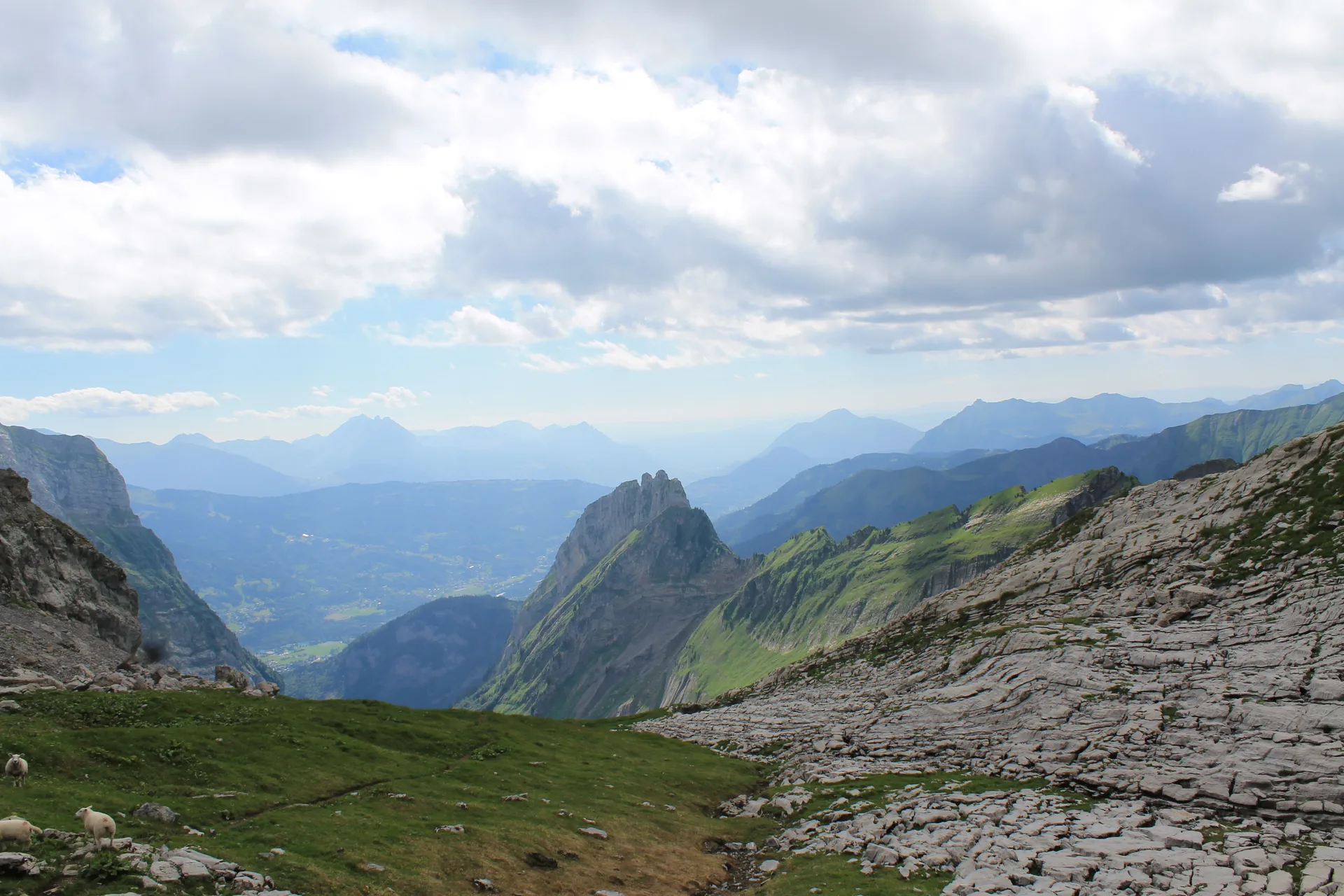 Lac des Chambres à Samoëns — À 1,8 km du lac