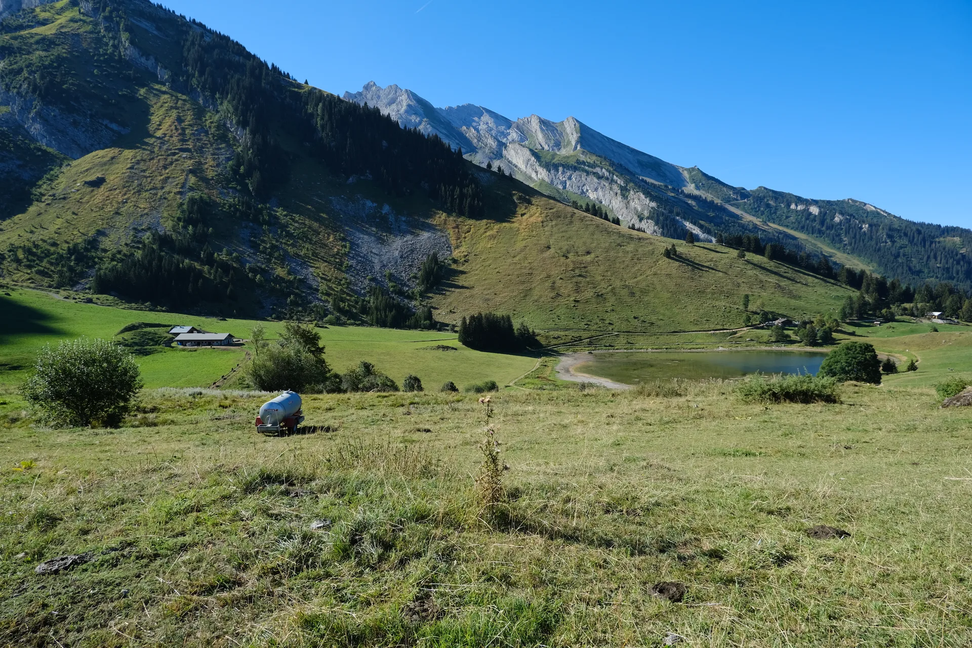 Lac des Confins à La Clusaz — À 496 m du lac