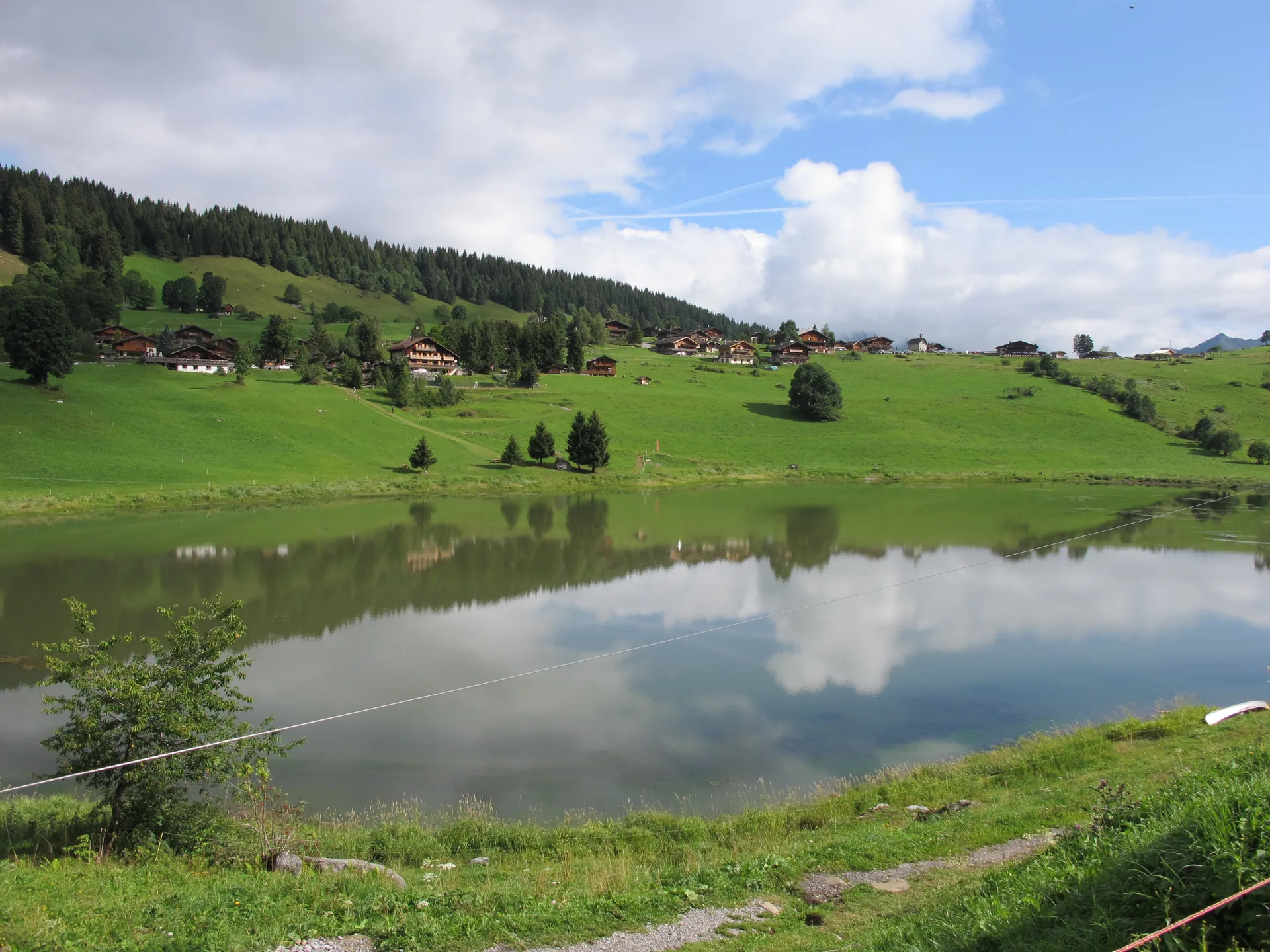 Lac des Confins à La Clusaz — Sur le lac
