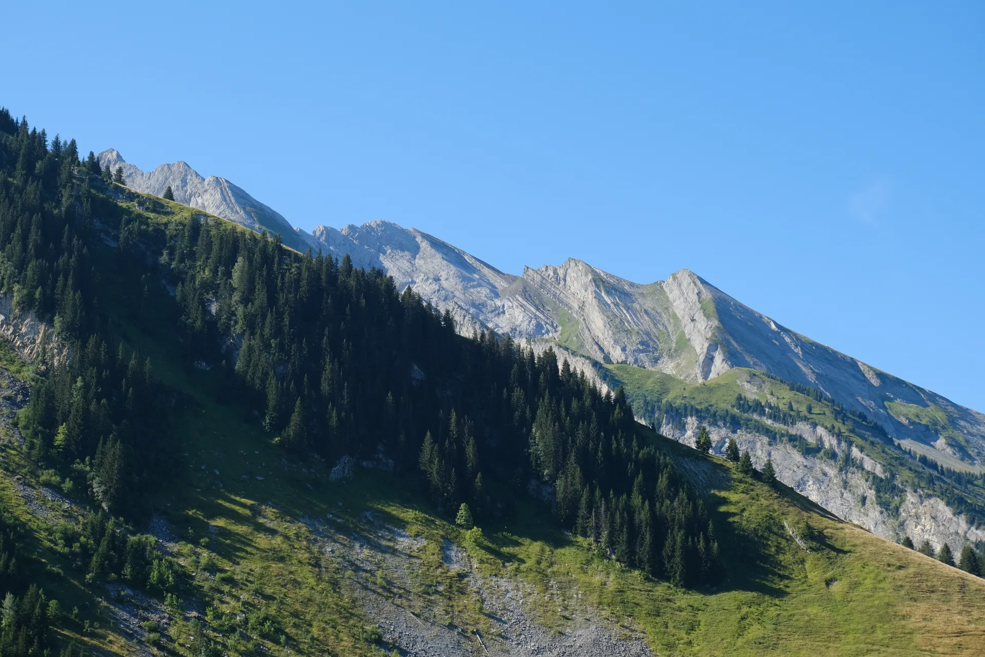 Lac des Confins à La Clusaz — À 617 m du lac