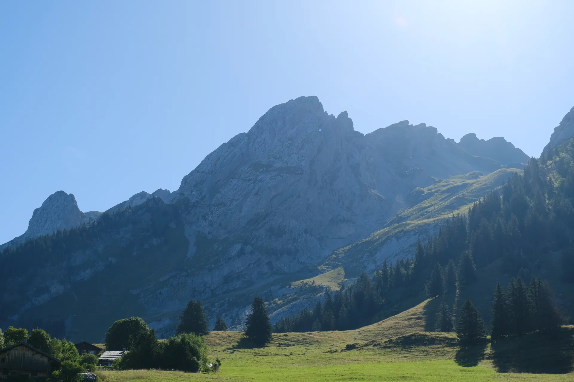 Lac des Confins à La Clusaz — À 618 m du lac