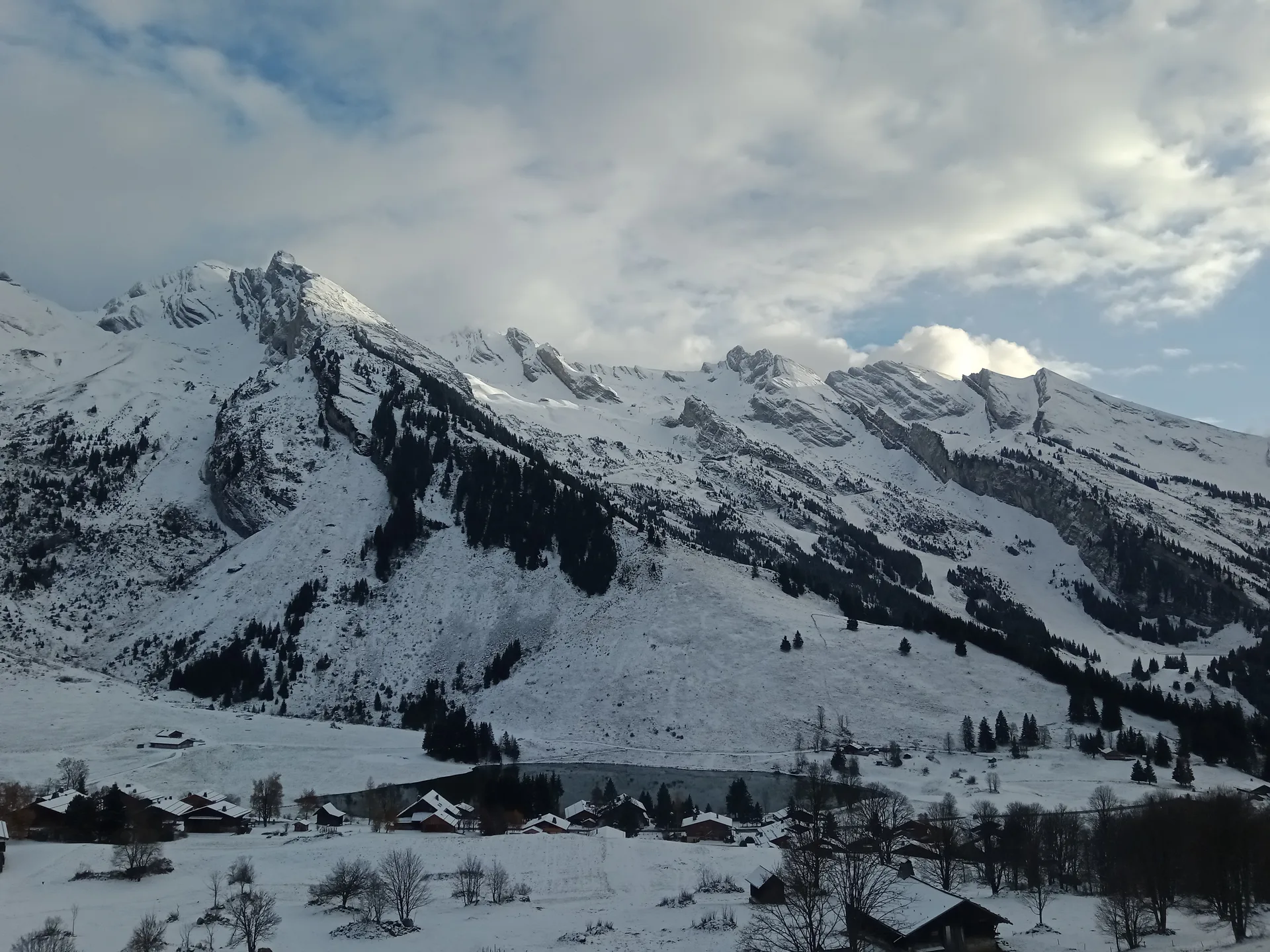 Lac des Confins à La Clusaz — À 769 m du lac