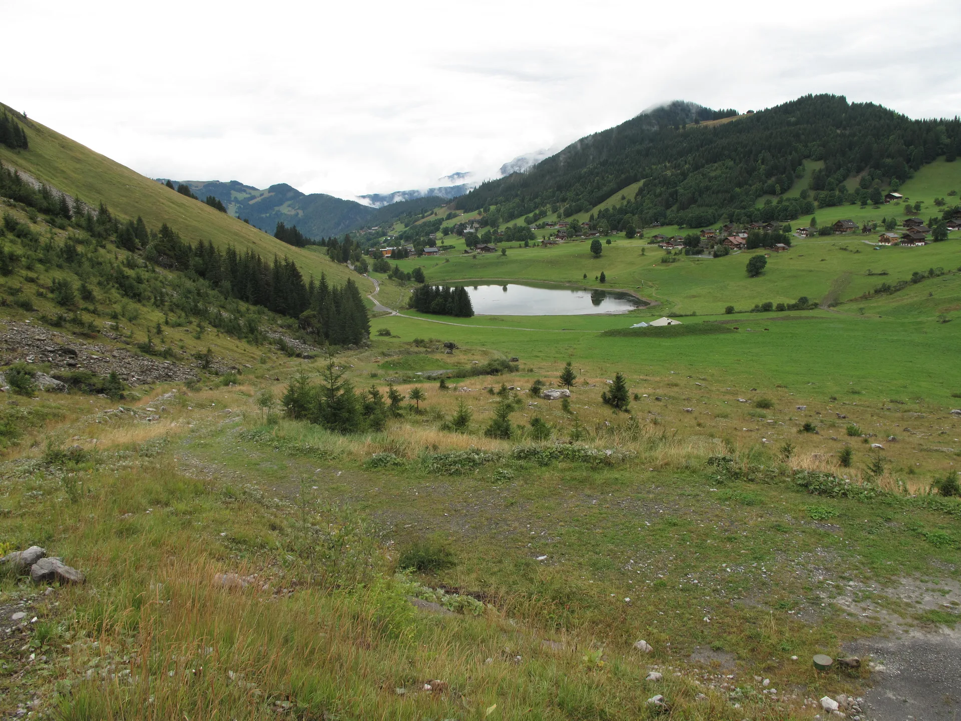 Lac des Confins à La Clusaz — À 448 m du lac