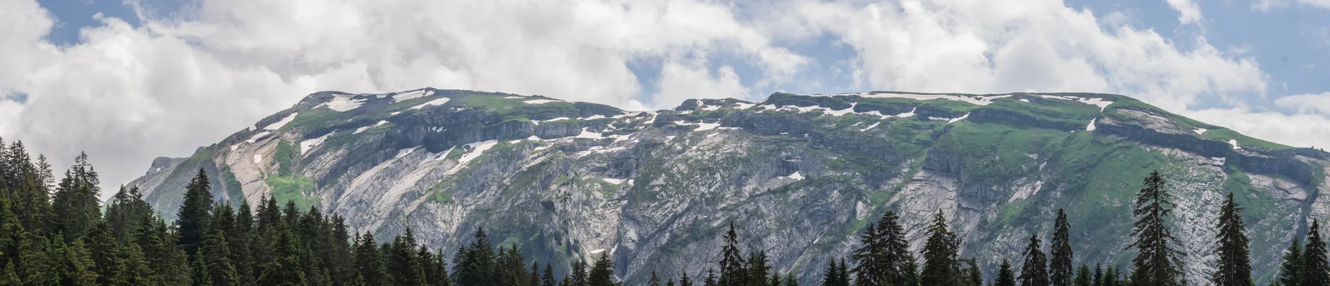 Lac des Mines d'Or à Samoëns — Sur le lac