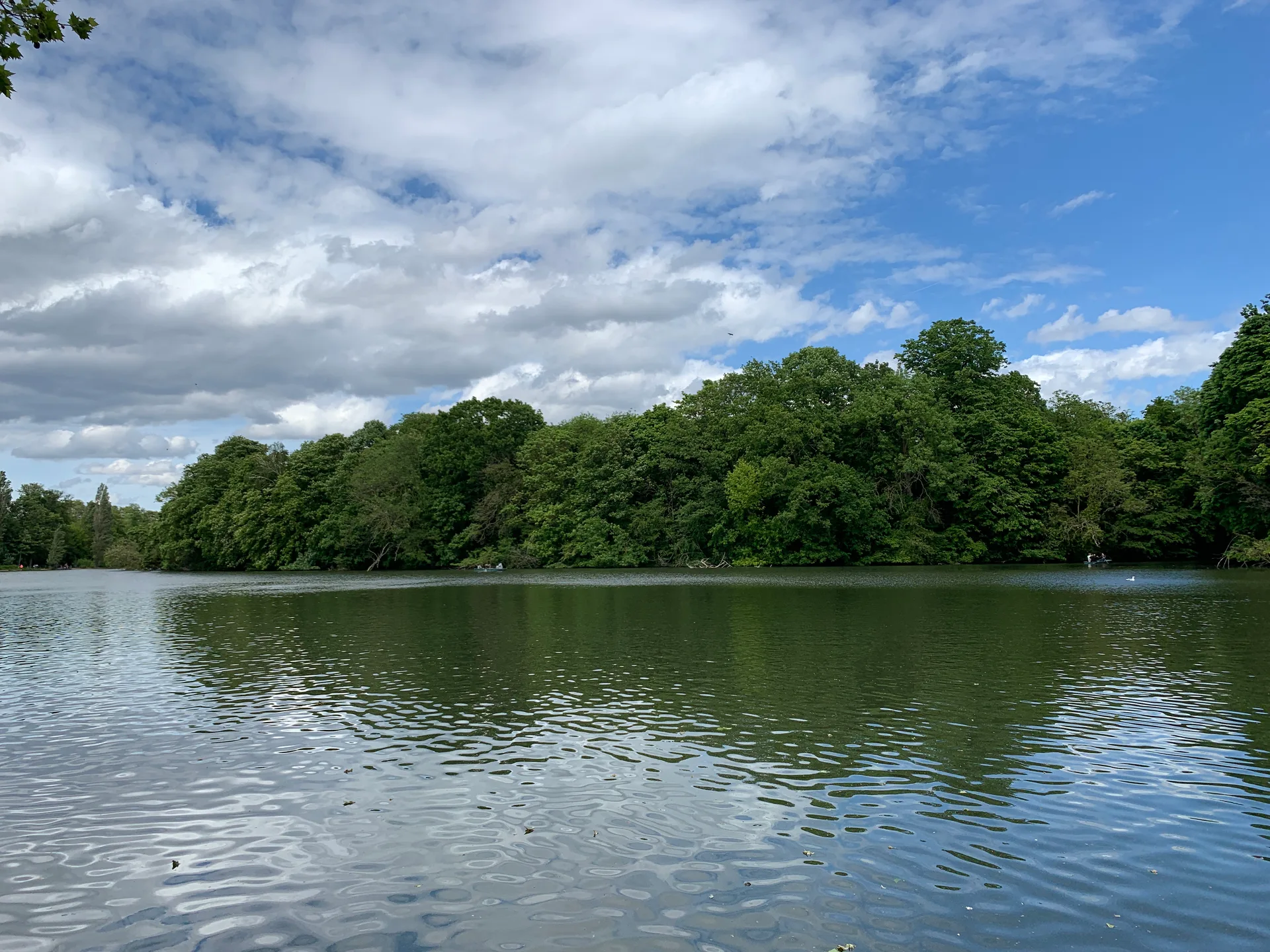 Lac des Minimes à Paris — Sur le lac