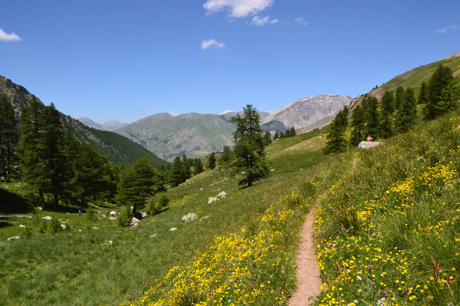 Lac des Neuf Couleurs à Saint-Paul-sur-Ubaye — À 3,8 km du lac
