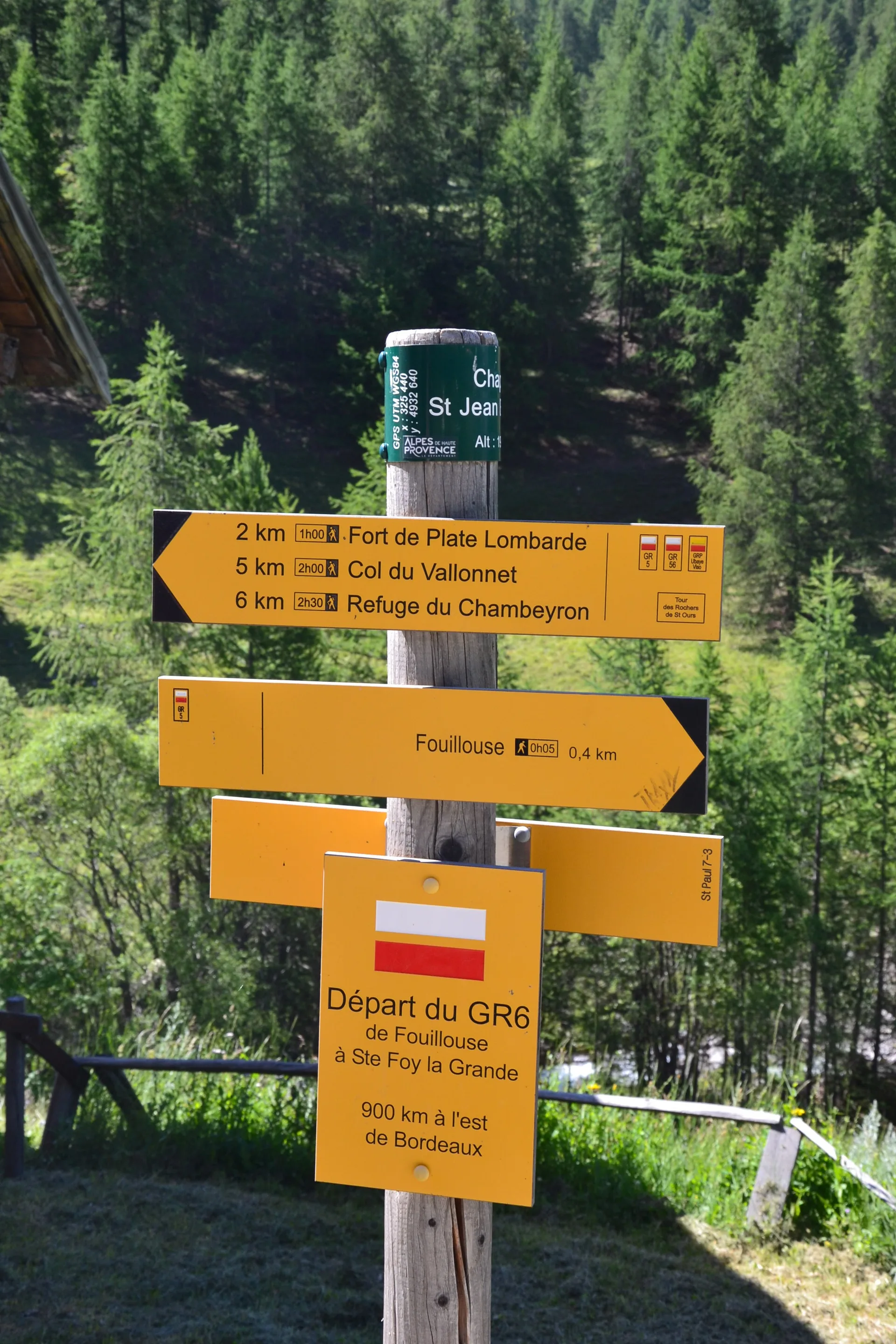 Lac des Neuf Couleurs à Saint-Paul-sur-Ubaye — À 5,0 km du lac