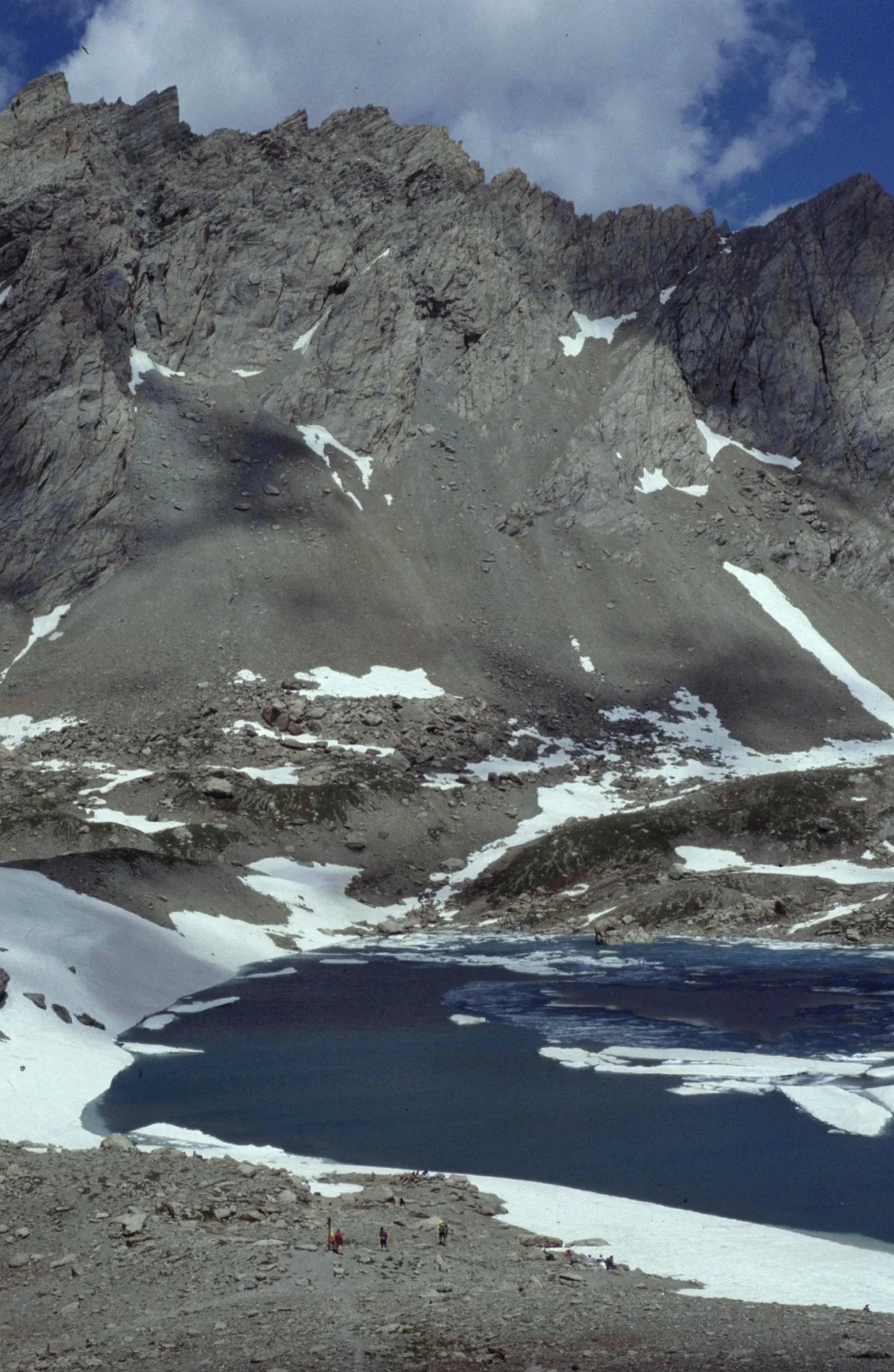 Lac des Neuf Couleurs à Saint-Paul-sur-Ubaye — À 327 m du lac