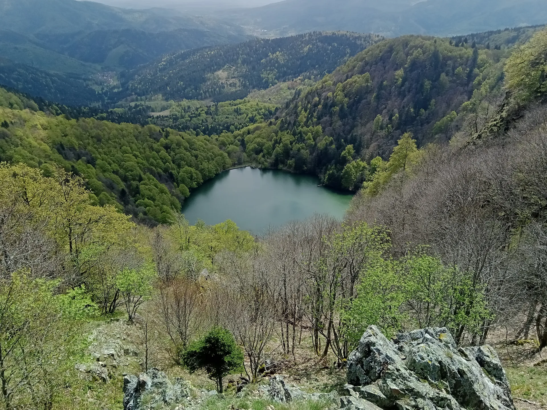 Lac des Perches à Rimbach-près-Masevaux — À 567 m du lac