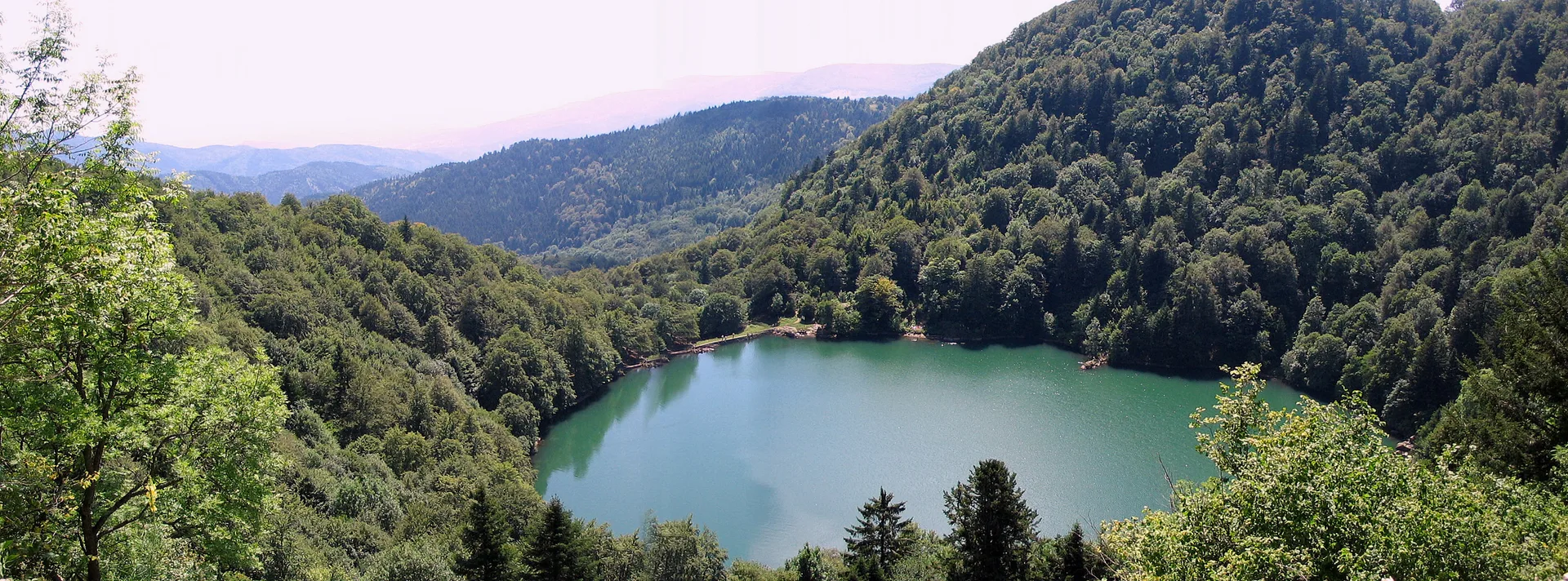 Lac des Perches à Rimbach-près-Masevaux — À 394 m du lac