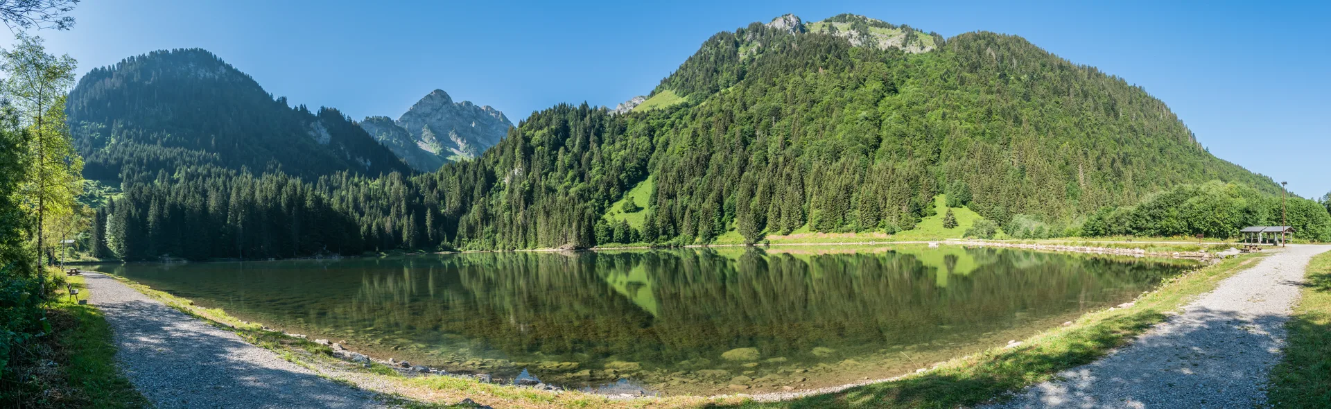 Lac des Plagnes à Abondance — Sur le lac