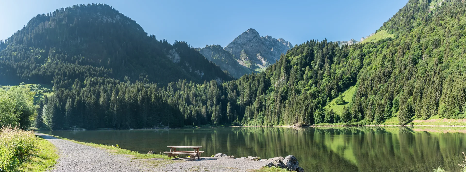Lac des Plagnes à Abondance — Sur le lac