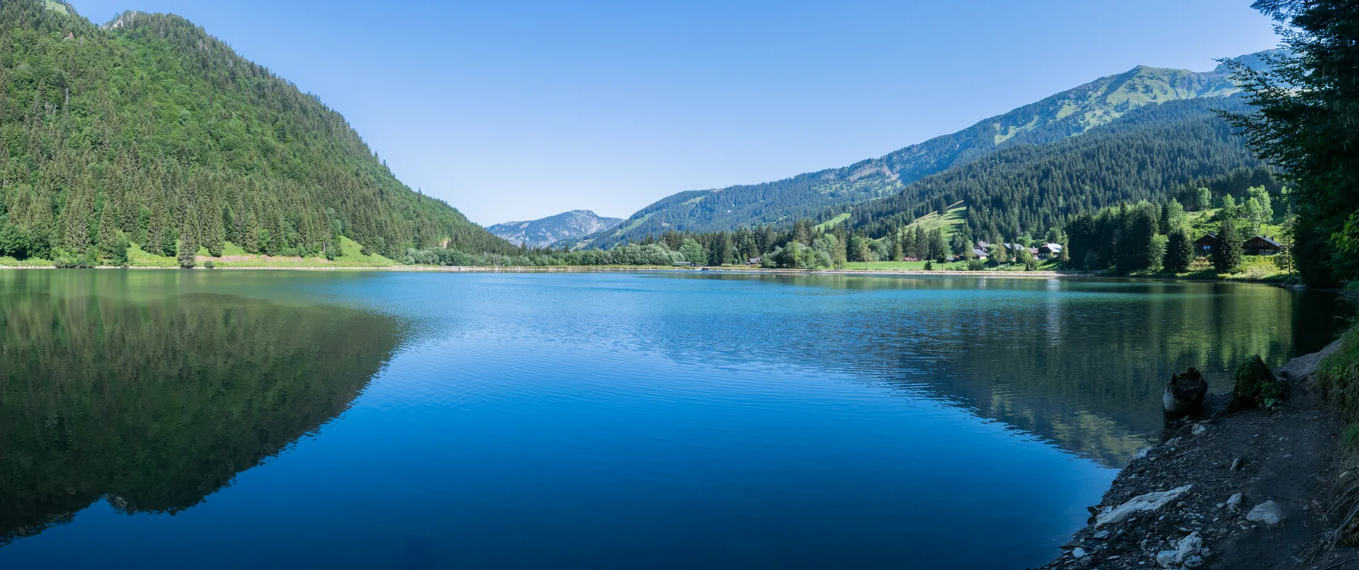 Lac des Plagnes à Abondance — À 217 m du lac