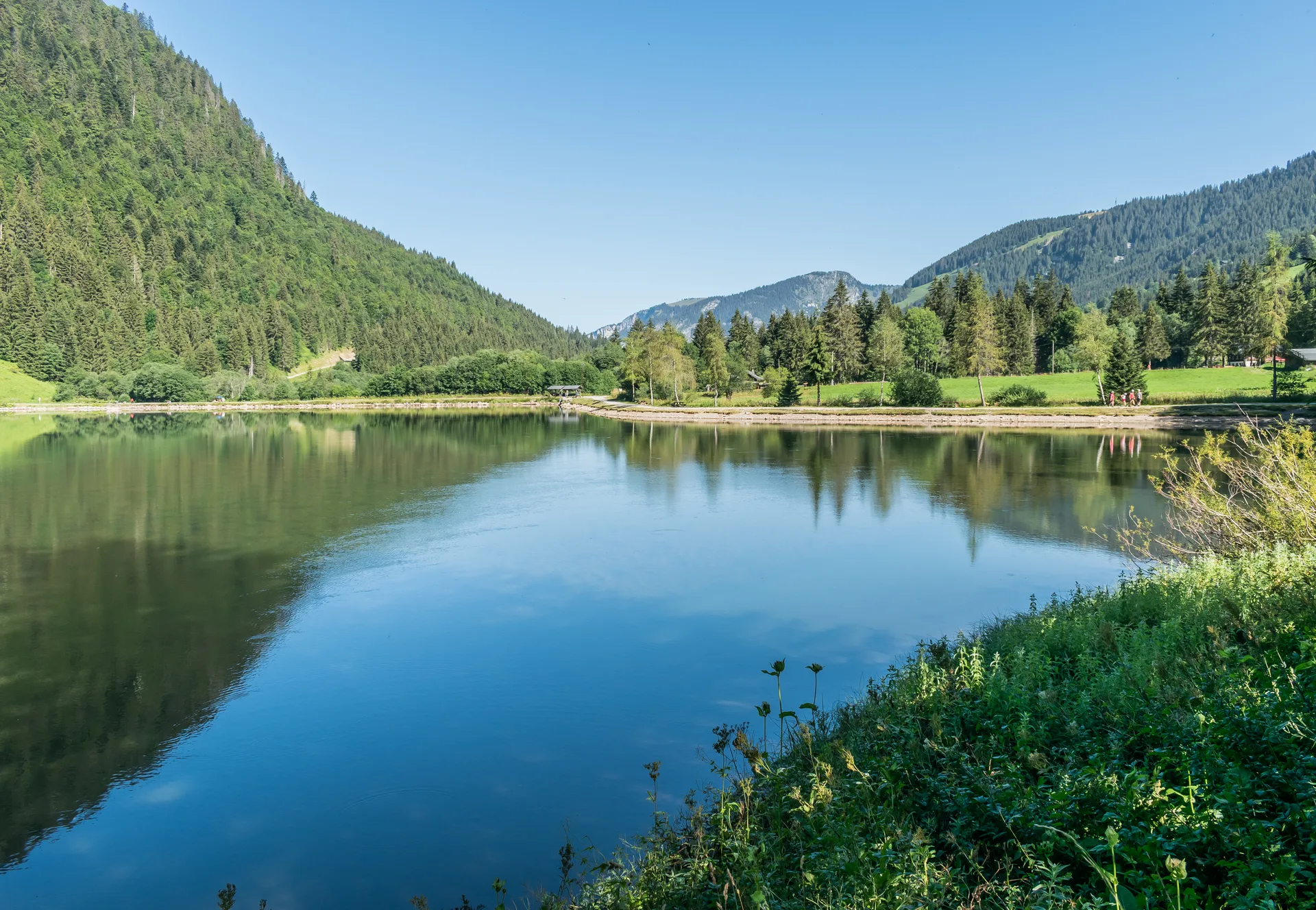 Lac des Plagnes à Abondance — Sur le lac
