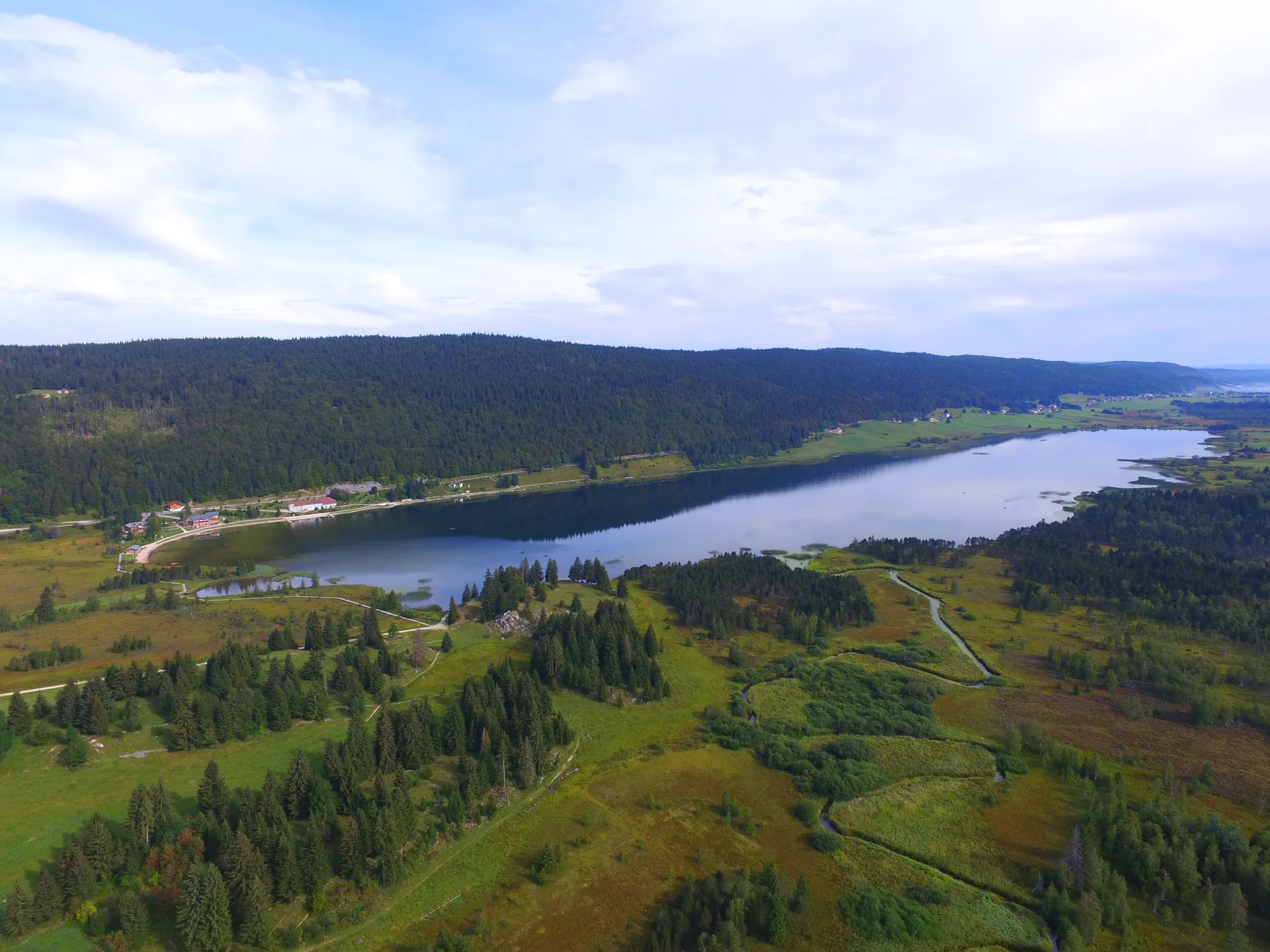 Lac des Rousses à Les Rousses — À 823 m du lac