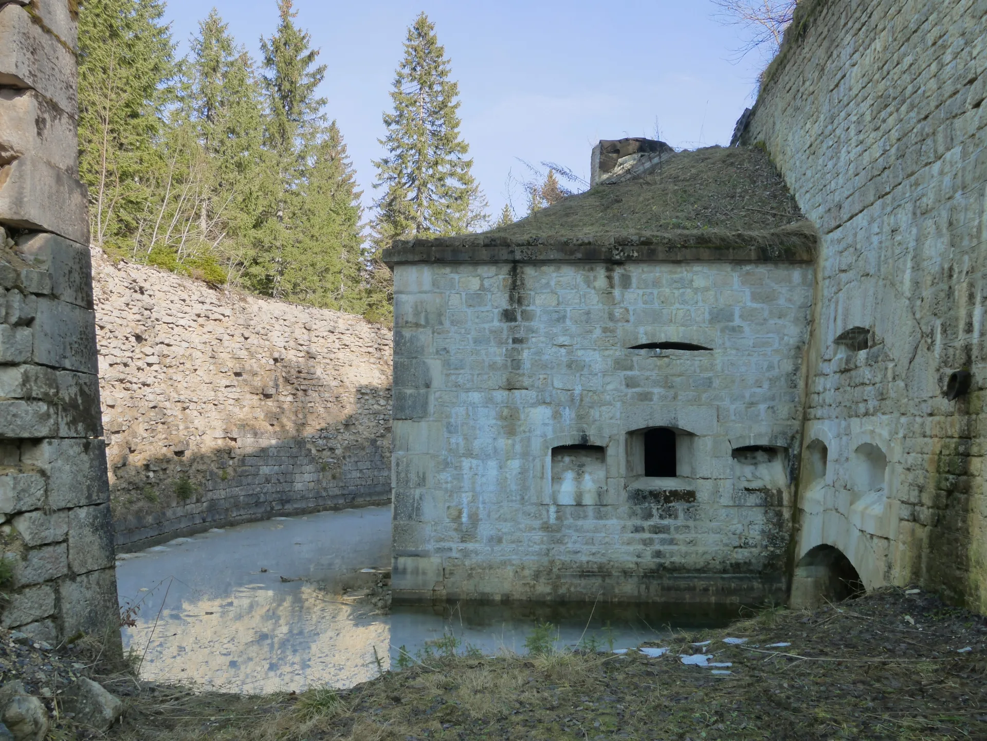Lac des Rousses à Les Rousses — À 1,1 km du lac
