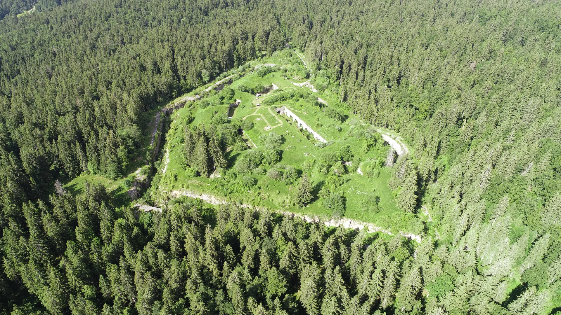 Lac des Rousses à Les Rousses — À 1,2 km du lac