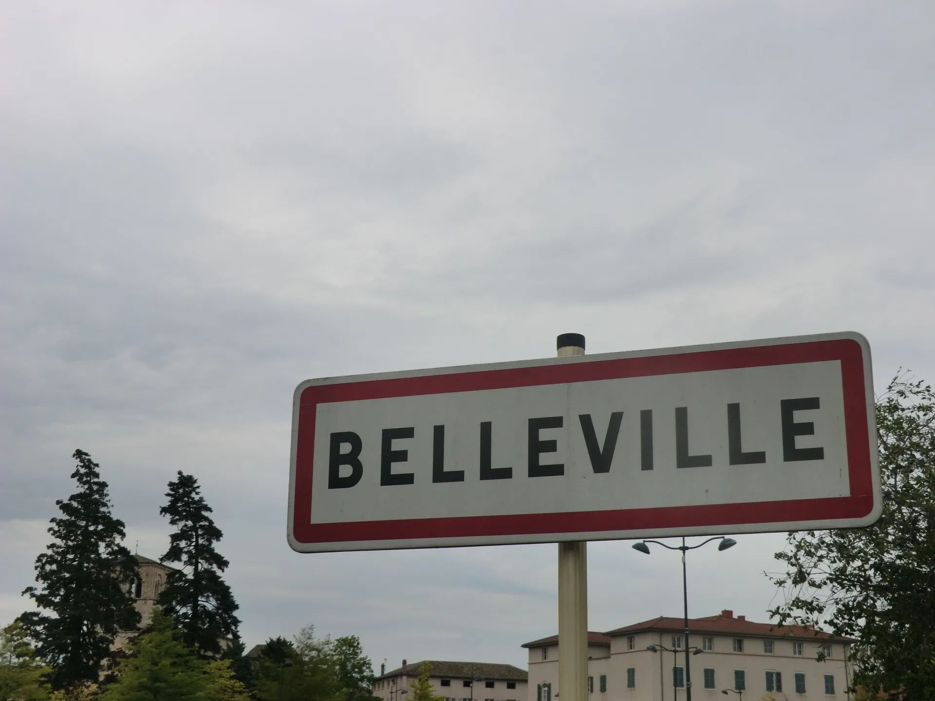 Lac des Sablons à Belleville-en-Beaujolais — À 975 m du lac