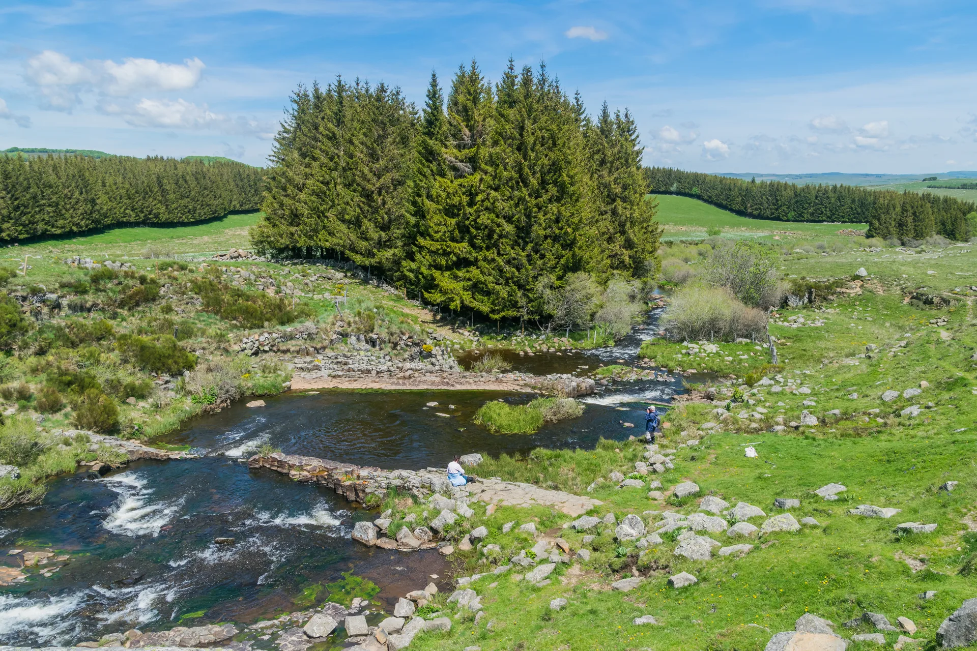 Lac des Salhiens à Nasbinals — À 2,1 km du lac