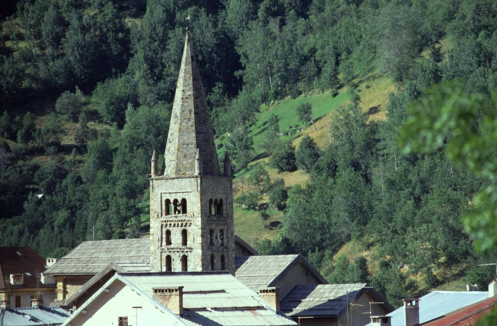 Lac des Trinitaires à Saint-Étienne-de-Tinée — À 846 m du lac