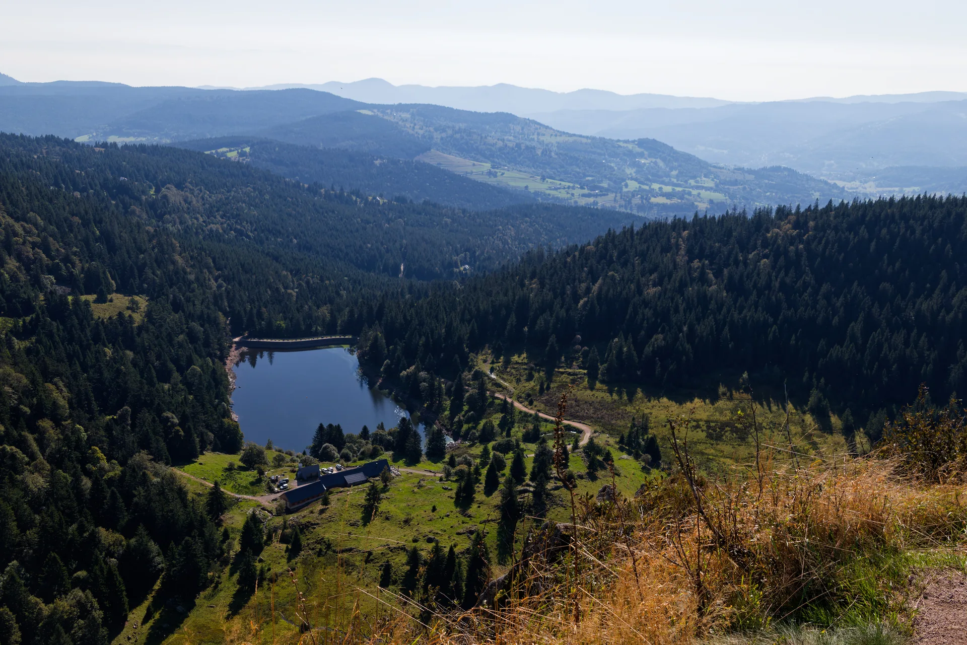 Lac des Truites ou lac du Forlet à Soultzeren — À 768 m du lac
