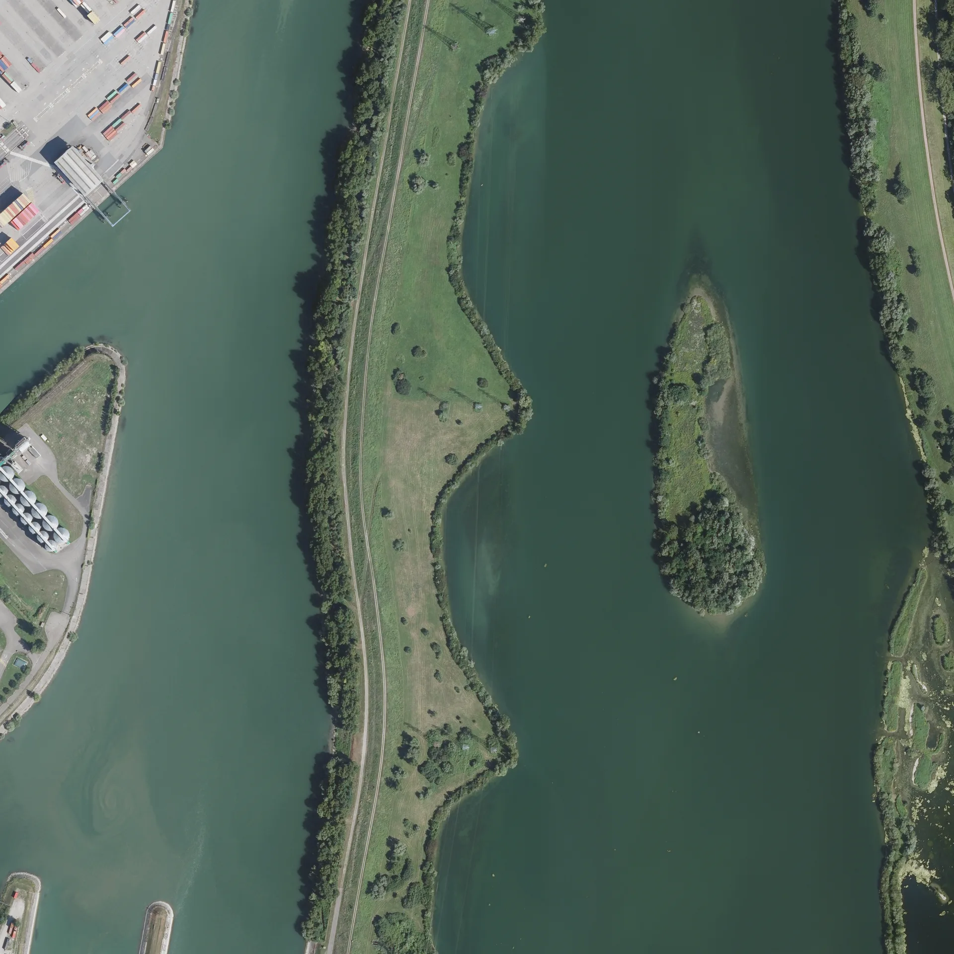 Lac du Baggersee à Strasbourg — À 557 m du lac