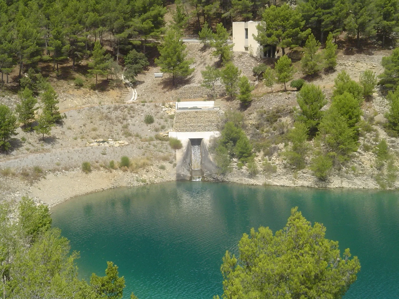 Lac du Bimont à Saint-Marc-Jaumegarde — À 1,0 km du lac