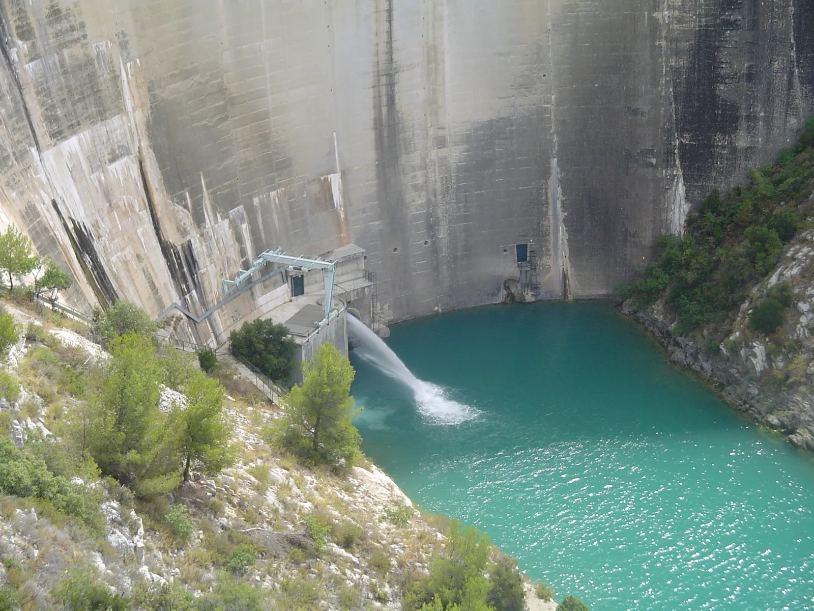 Lac du Bimont à Saint-Marc-Jaumegarde — À 1,0 km du lac