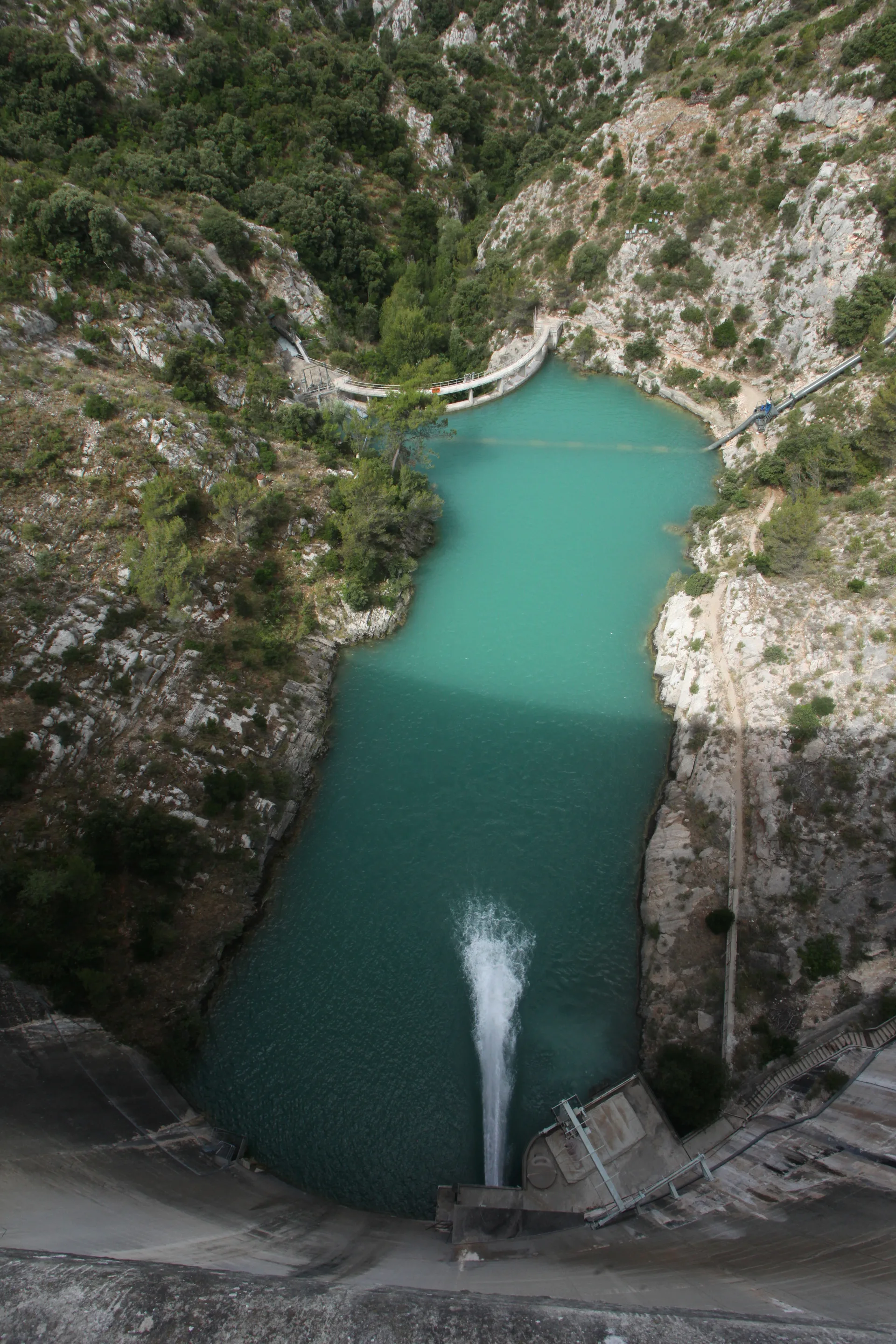 Lac du Bimont à Saint-Marc-Jaumegarde — Sur le lac