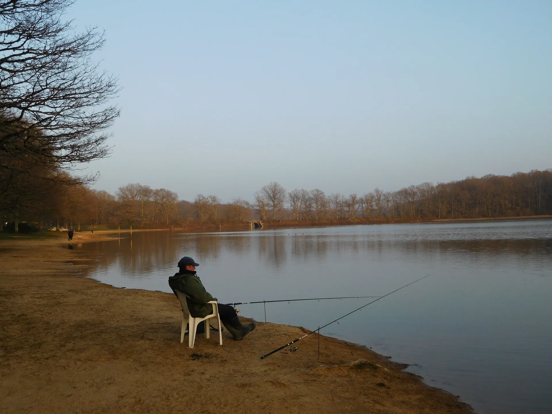 Lac du Bourdon à Saint-Fargeau — À 2,1 km du lac