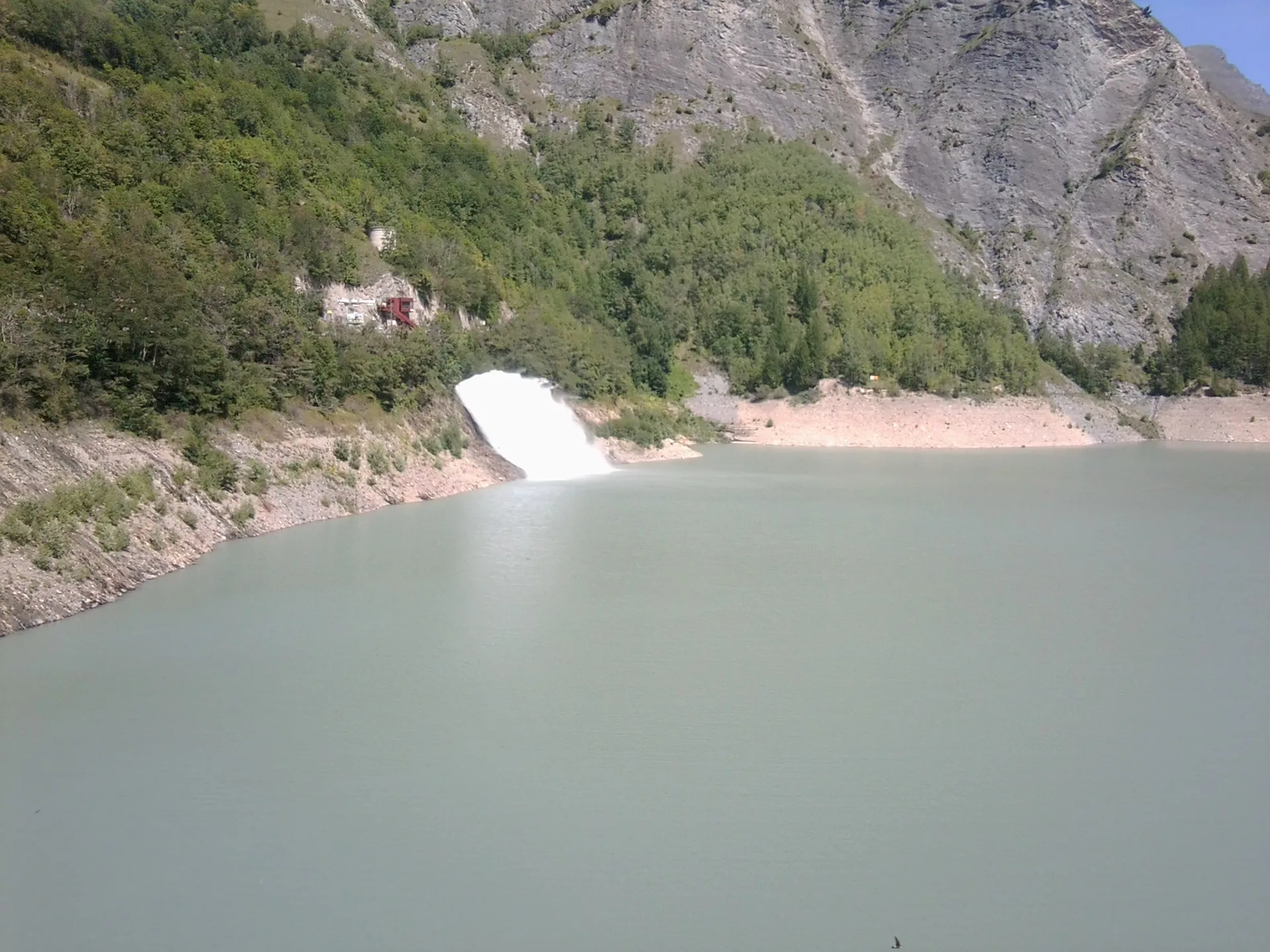 Lac du Chambon à Mizoën — À 278 m du lac