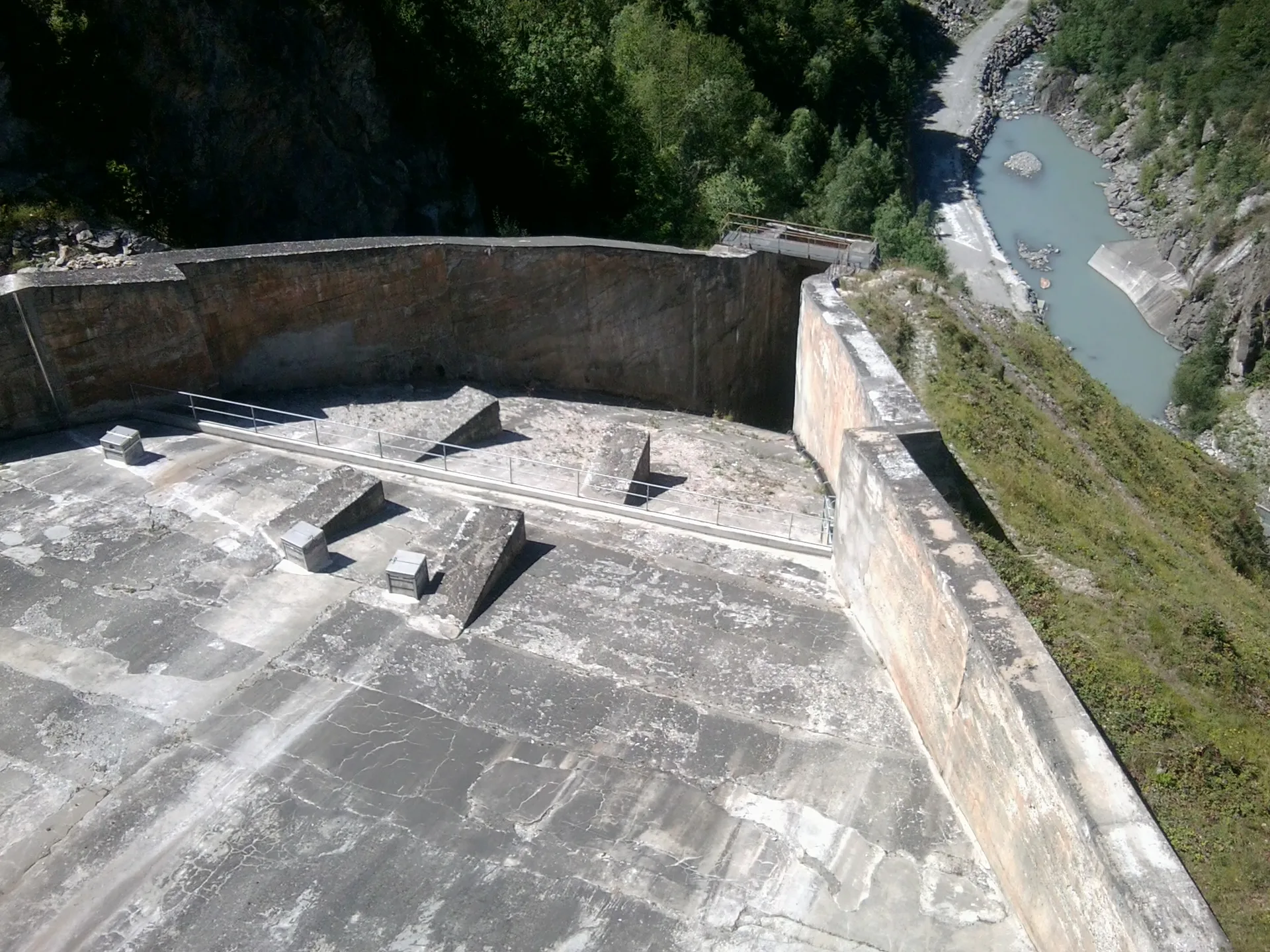 Lac du Chambon à Mizoën — À 377 m du lac