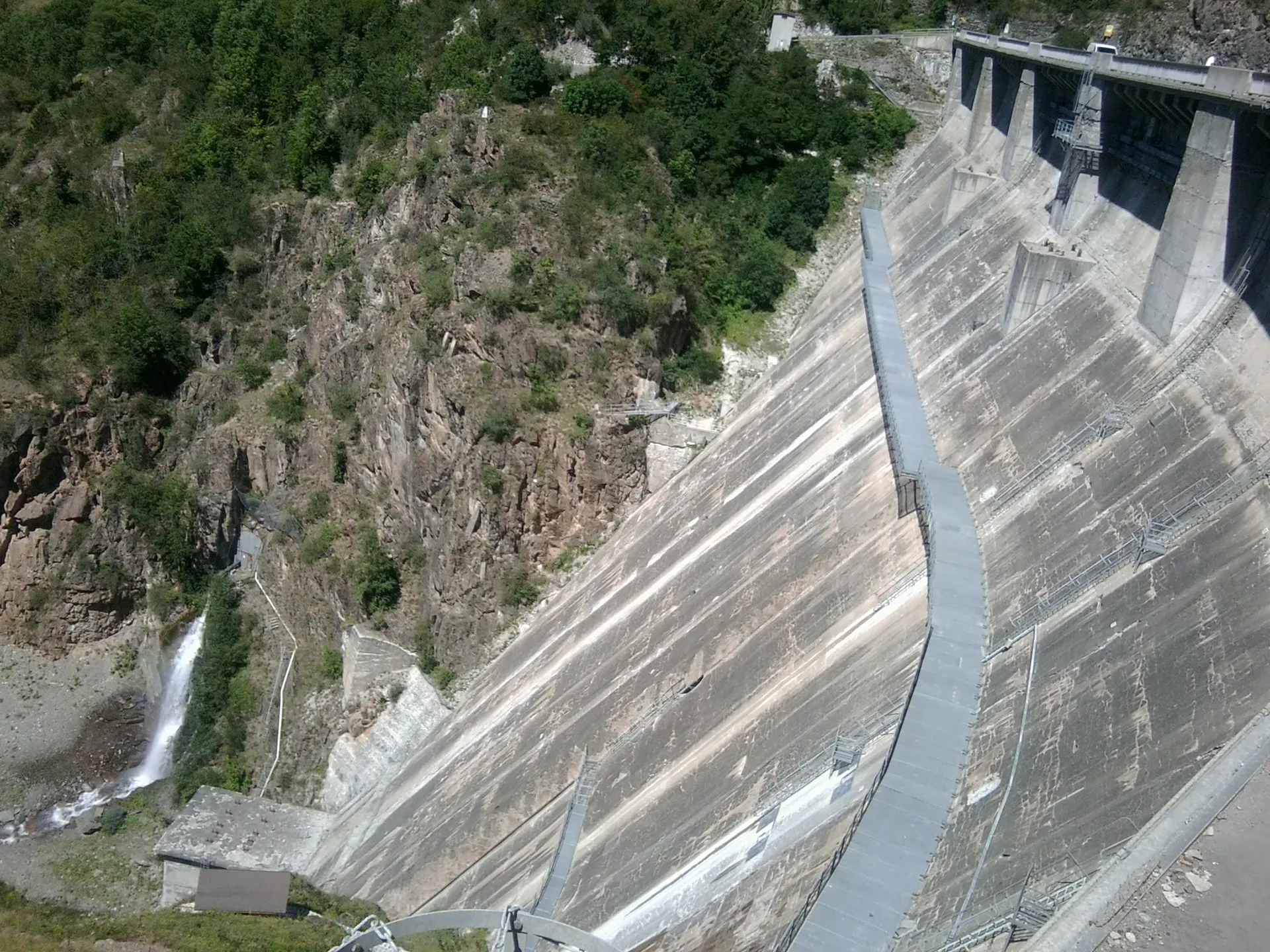 Lac du Chambon à Mizoën — À 371 m du lac