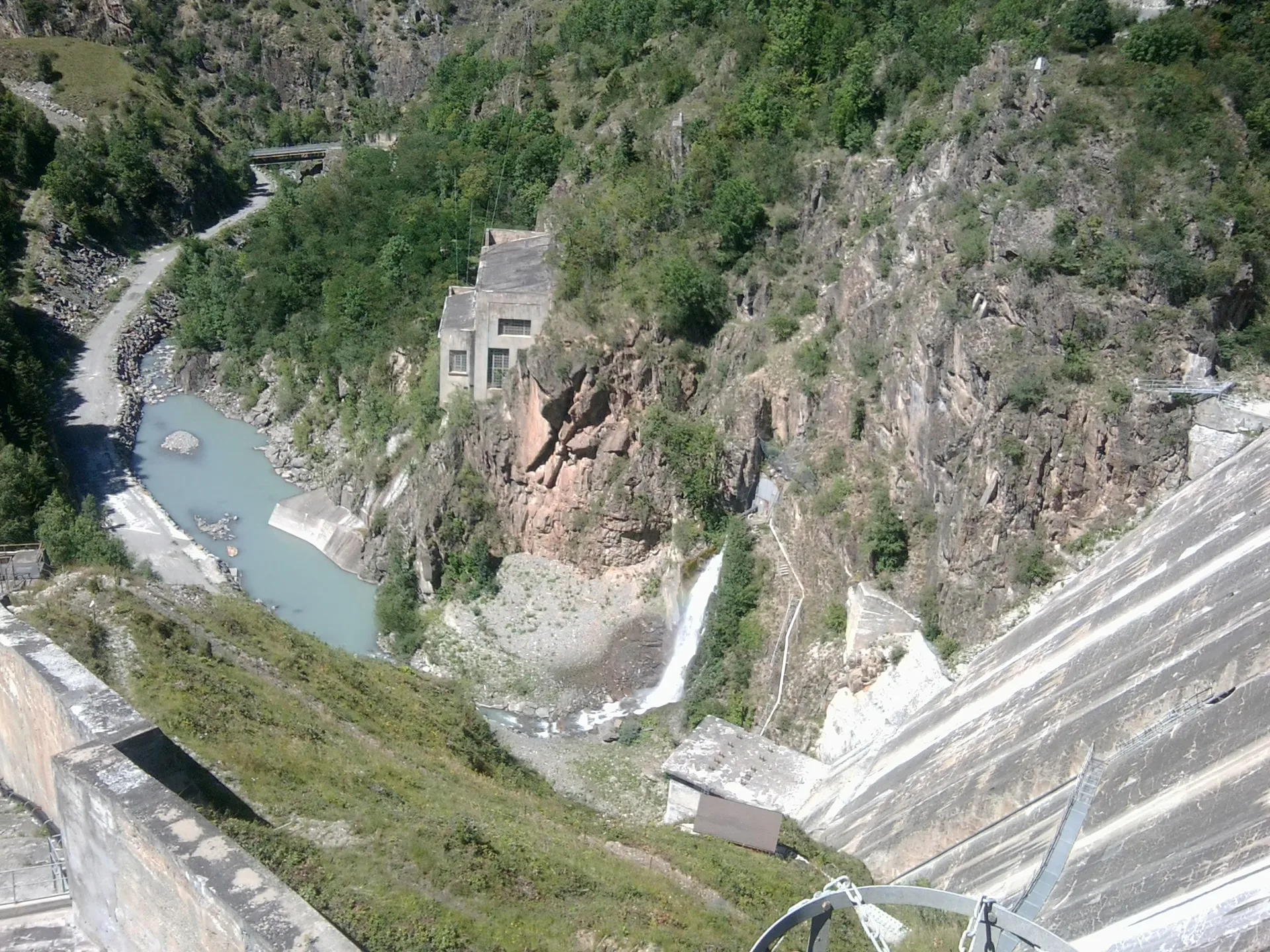 Lac du Chambon à Mizoën — À 371 m du lac