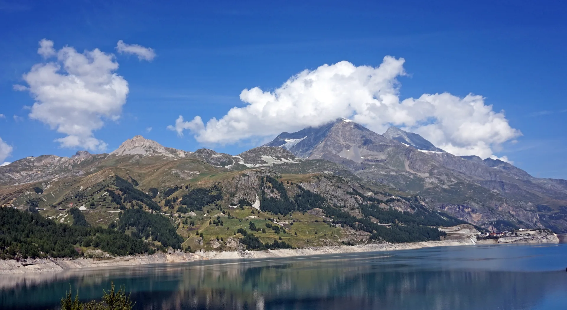 Lac du Chevril à Tignes — Sur le lac