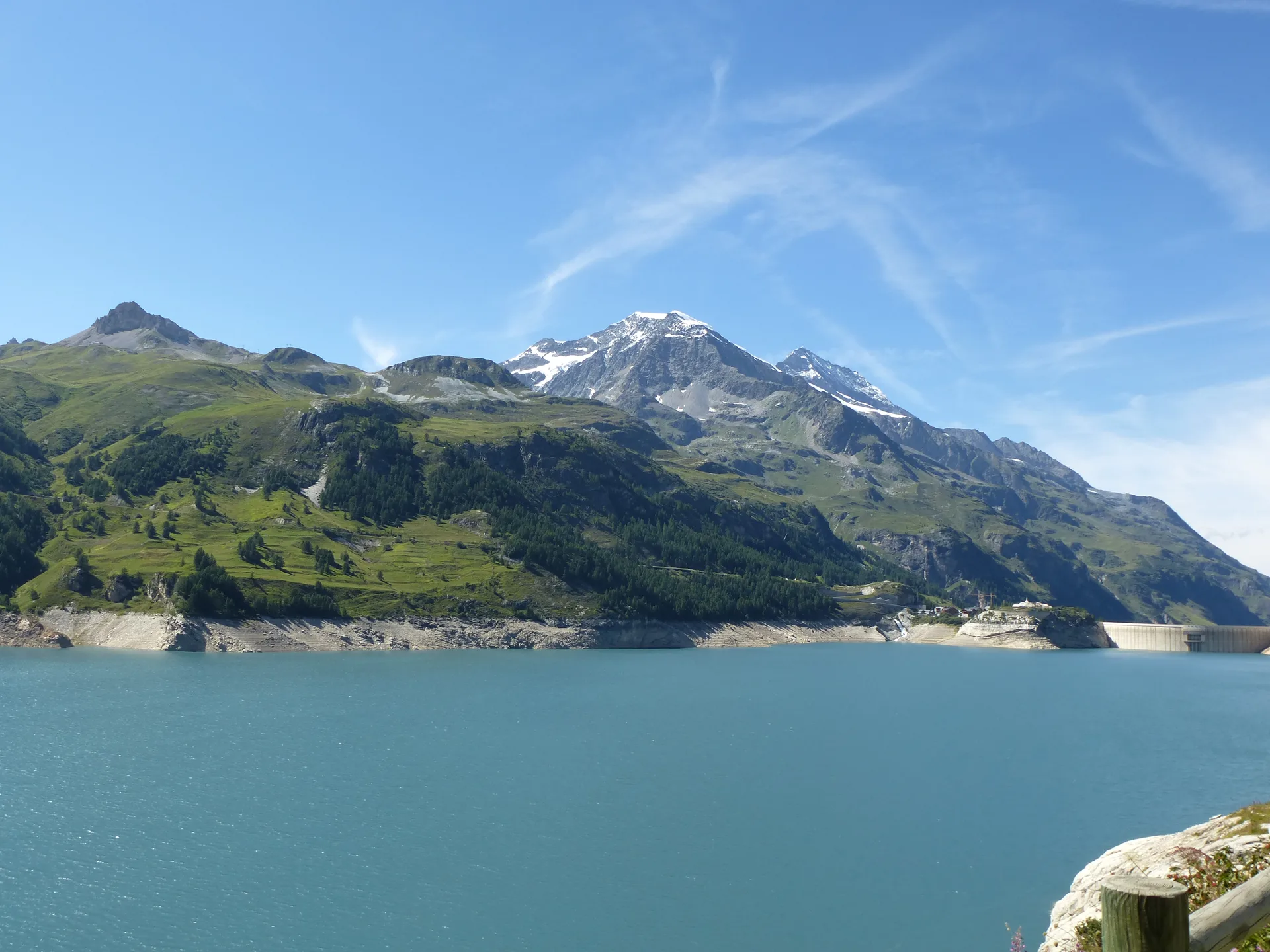 Lac du Chevril à Tignes — Sur le lac
