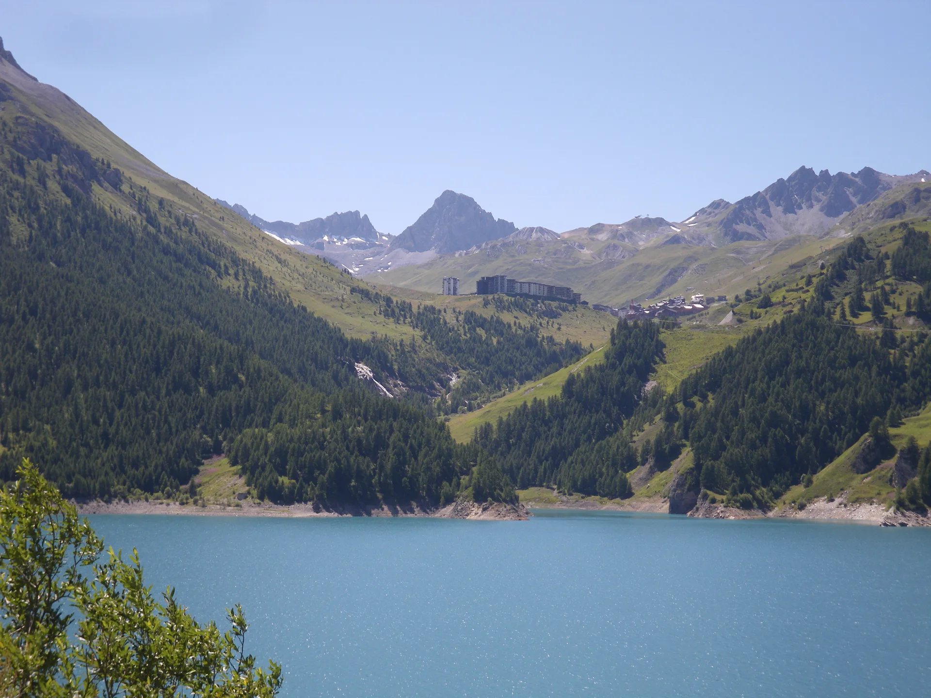 Lac du Chevril à Tignes — À 557 m du lac
