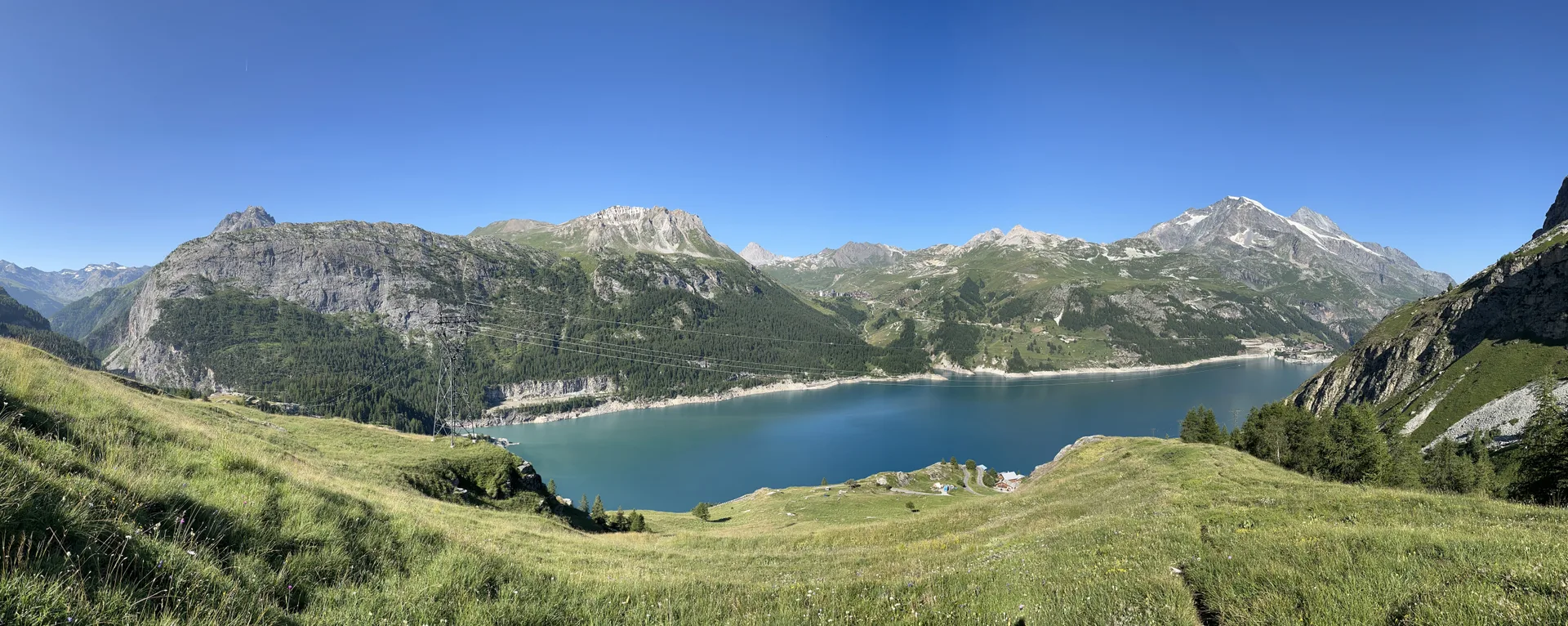 Lac du Chevril à Tignes — À 653 m du lac