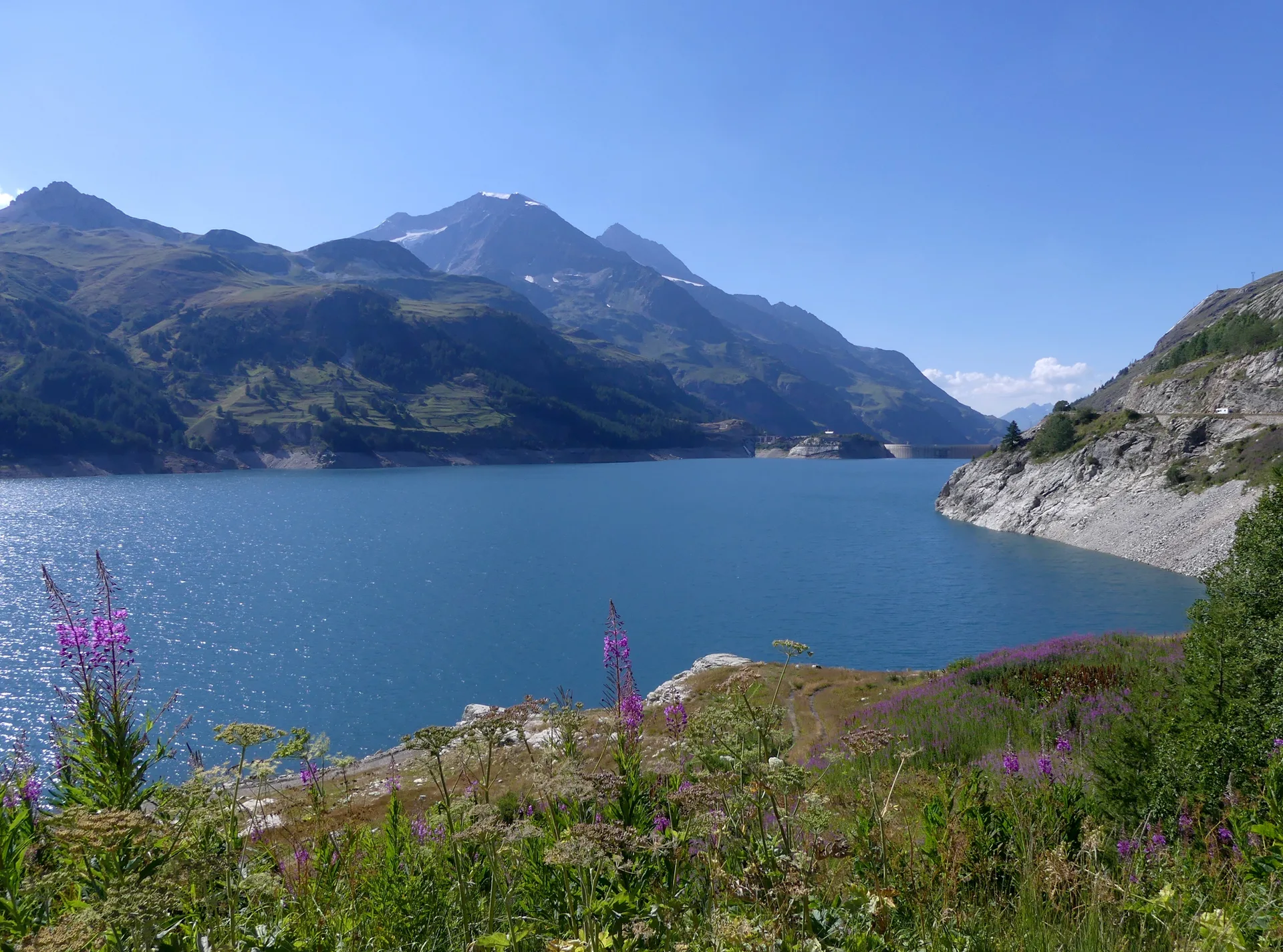 Lac du Chevril à Tignes — À 695 m du lac