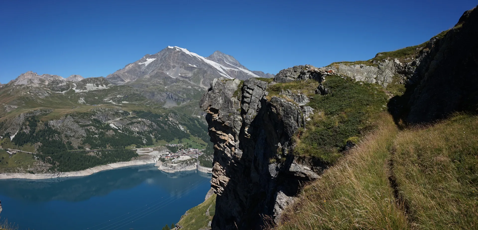 Lac du Chevril à Tignes — À 705 m du lac