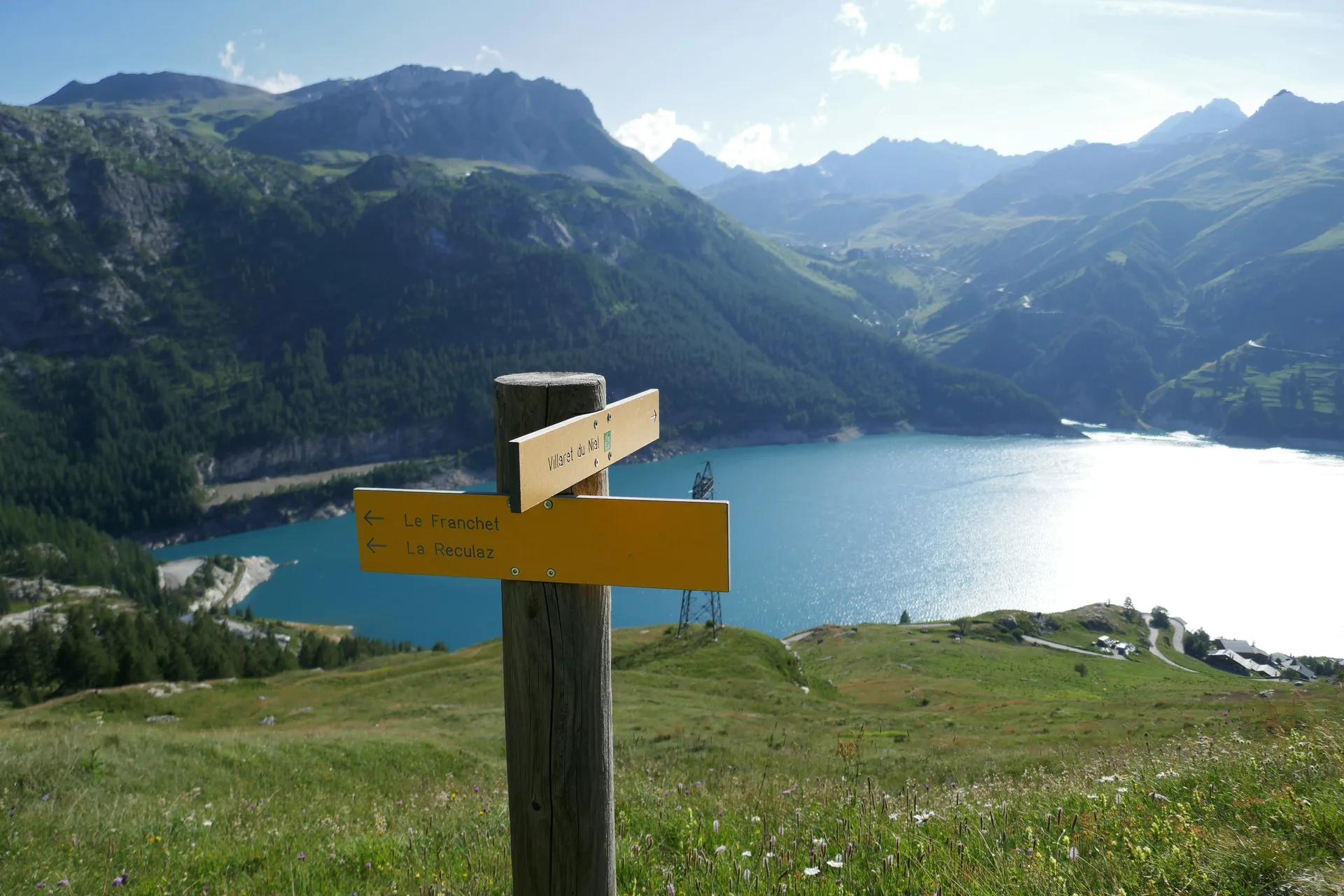 Lac du Chevril à Tignes — À 756 m du lac