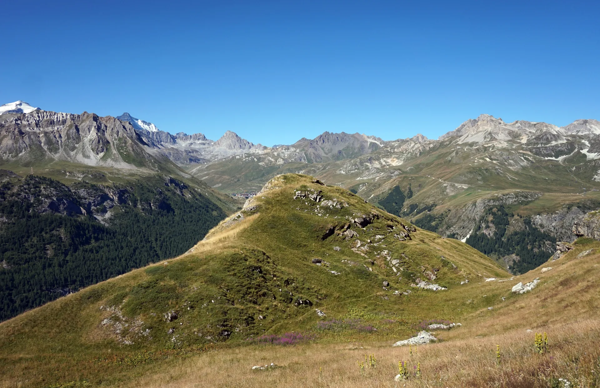 Lac du Chevril à Tignes — À 852 m du lac