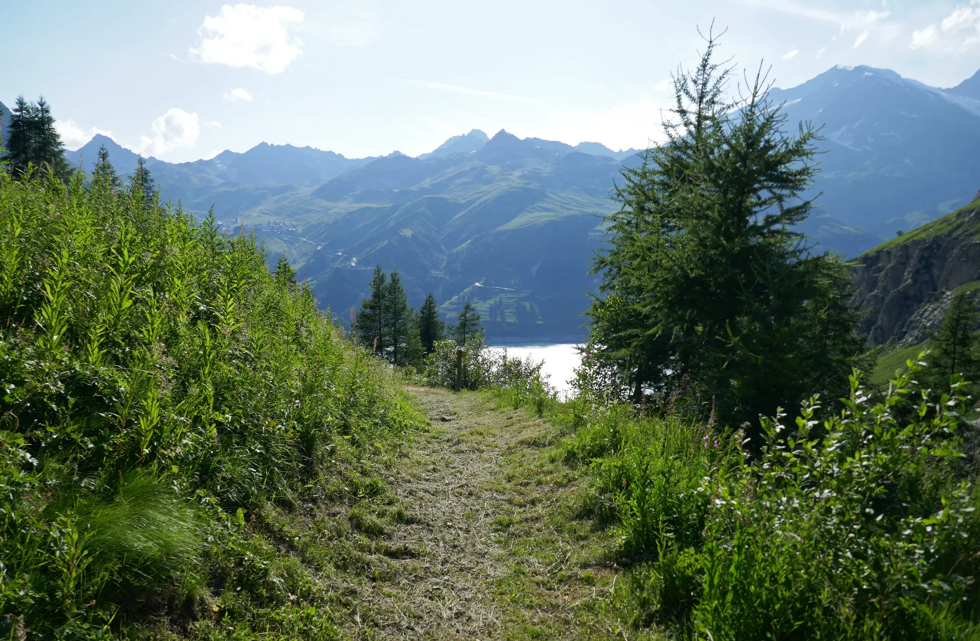 Lac du Chevril à Tignes — À 982 m du lac