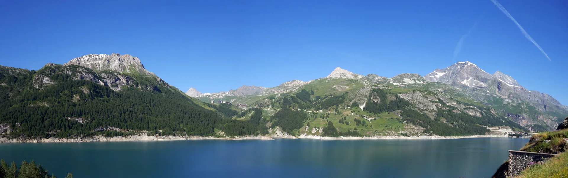 Lac du Chevril à Tignes — Sur le lac