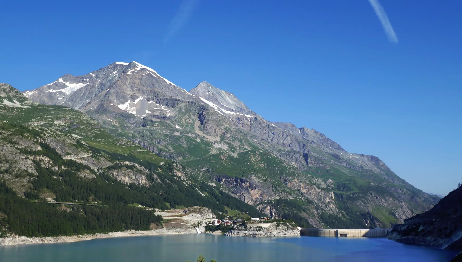 Lac du Chevril à Tignes — Sur le lac