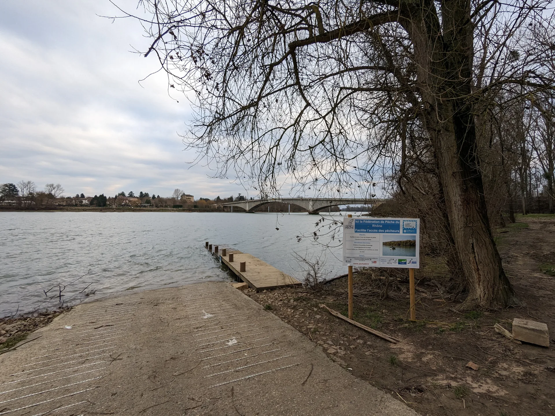 Lac du Colombier à Anse — À 800 m du lac
