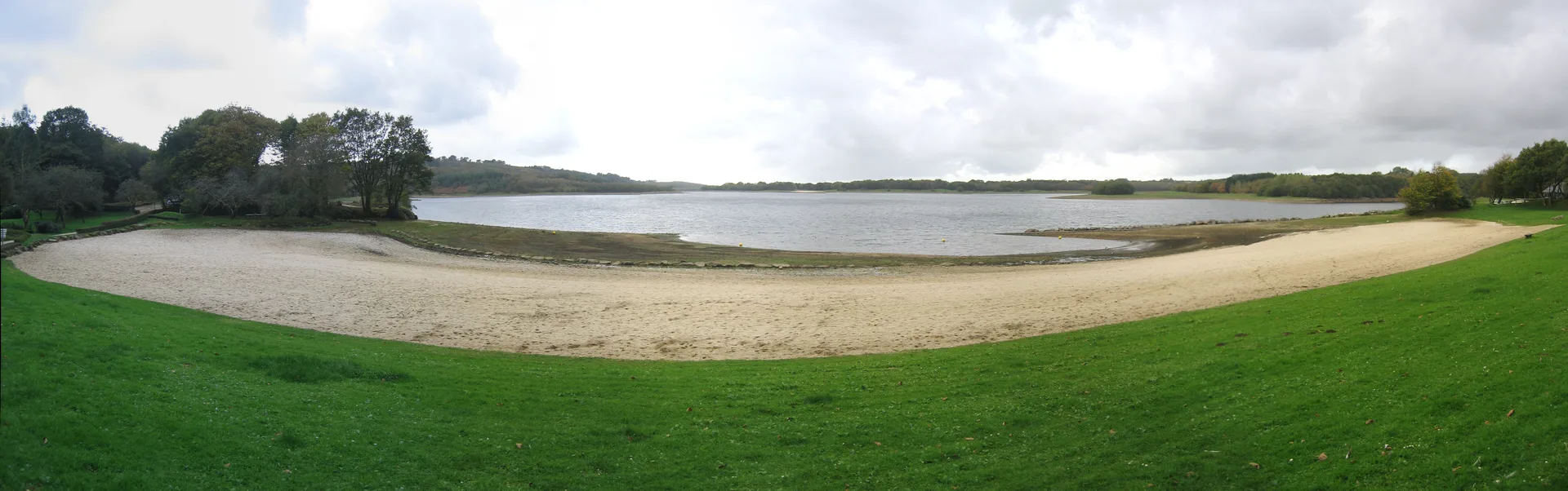 Lac du Drennec à Commana — Sur le lac