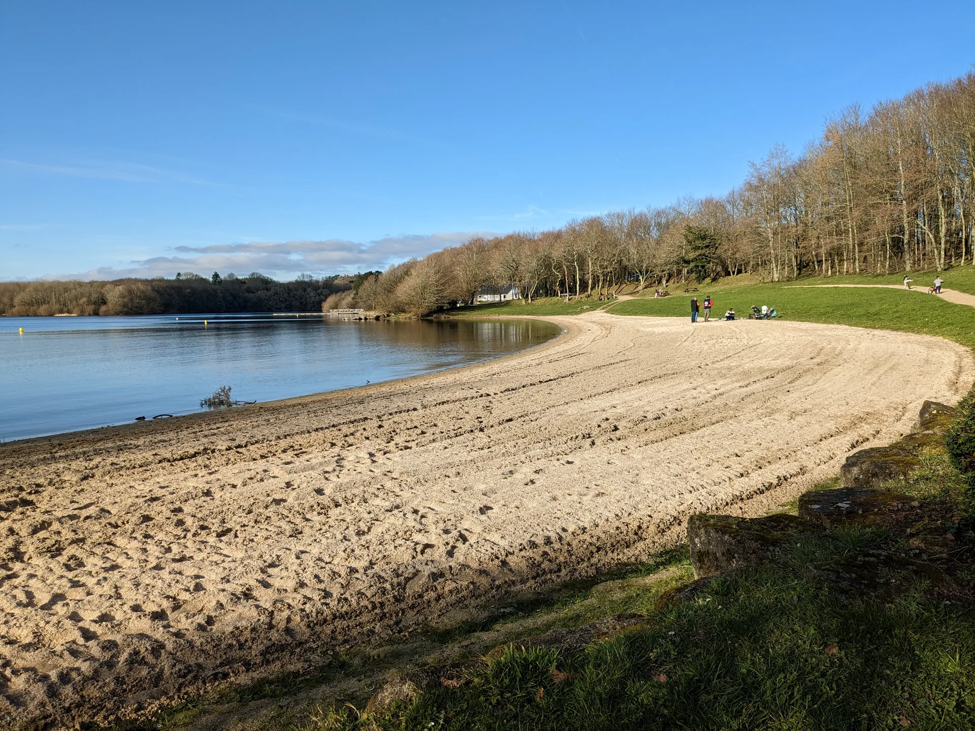 Lac du Drennec à Commana — Sur le lac