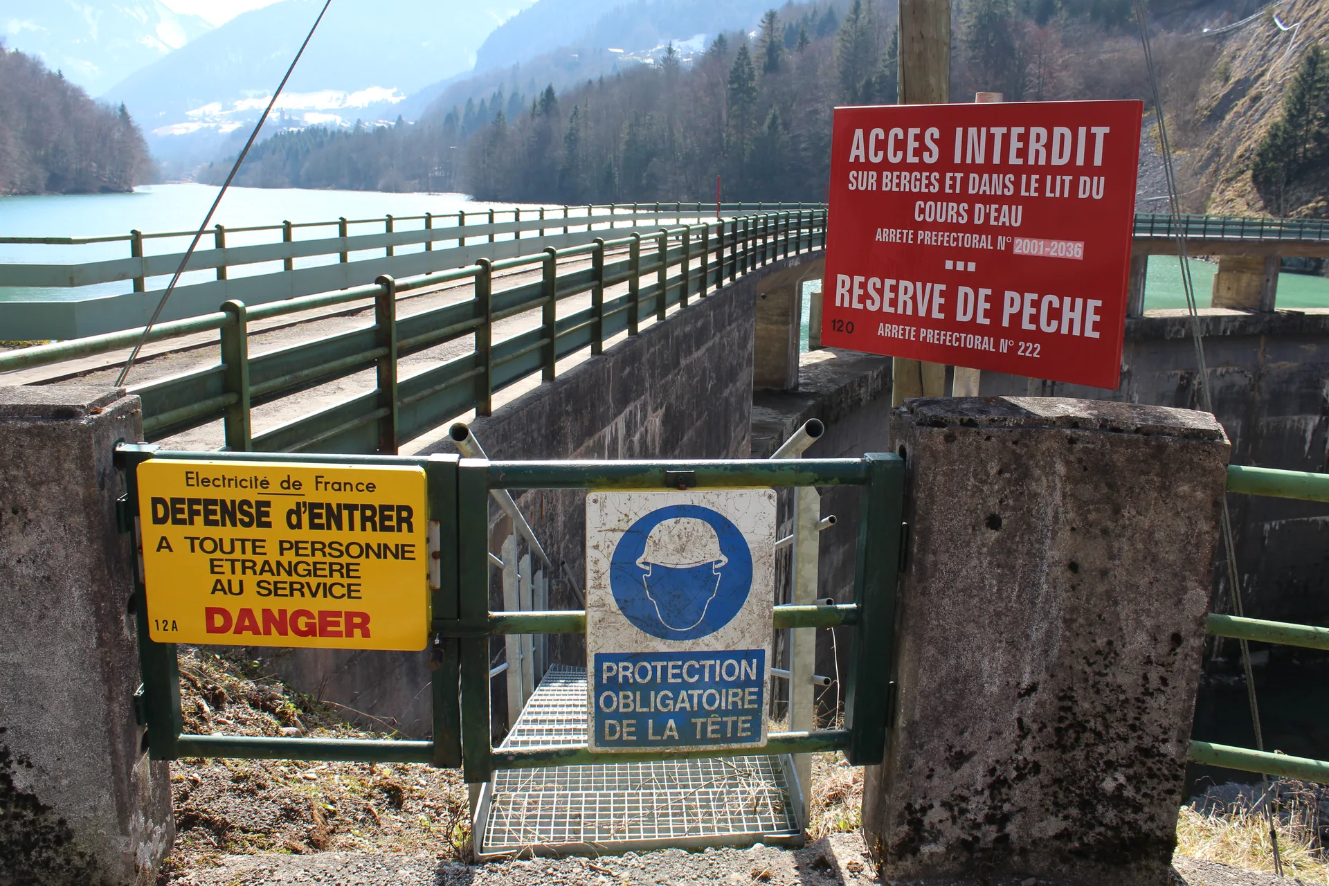 Lac du Jotty à La Baume — Sur le lac