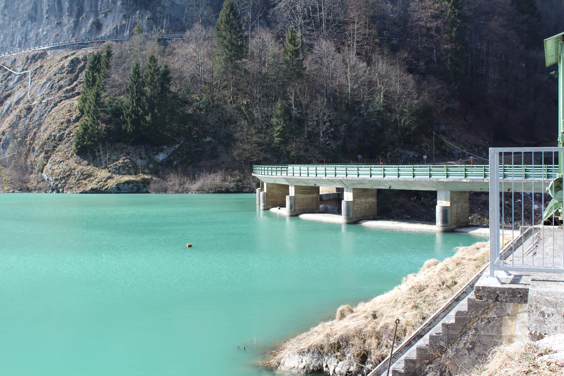 Lac du Jotty à La Baume — Sur le lac